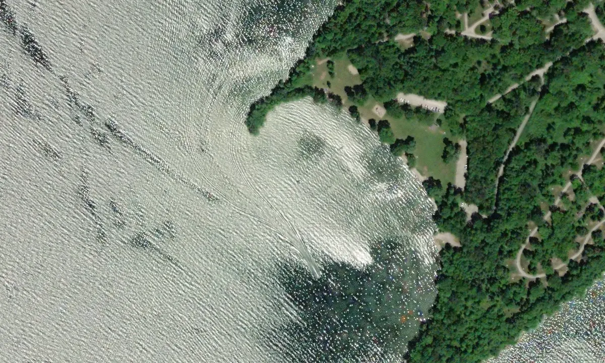 Flyfoto av McRae Point