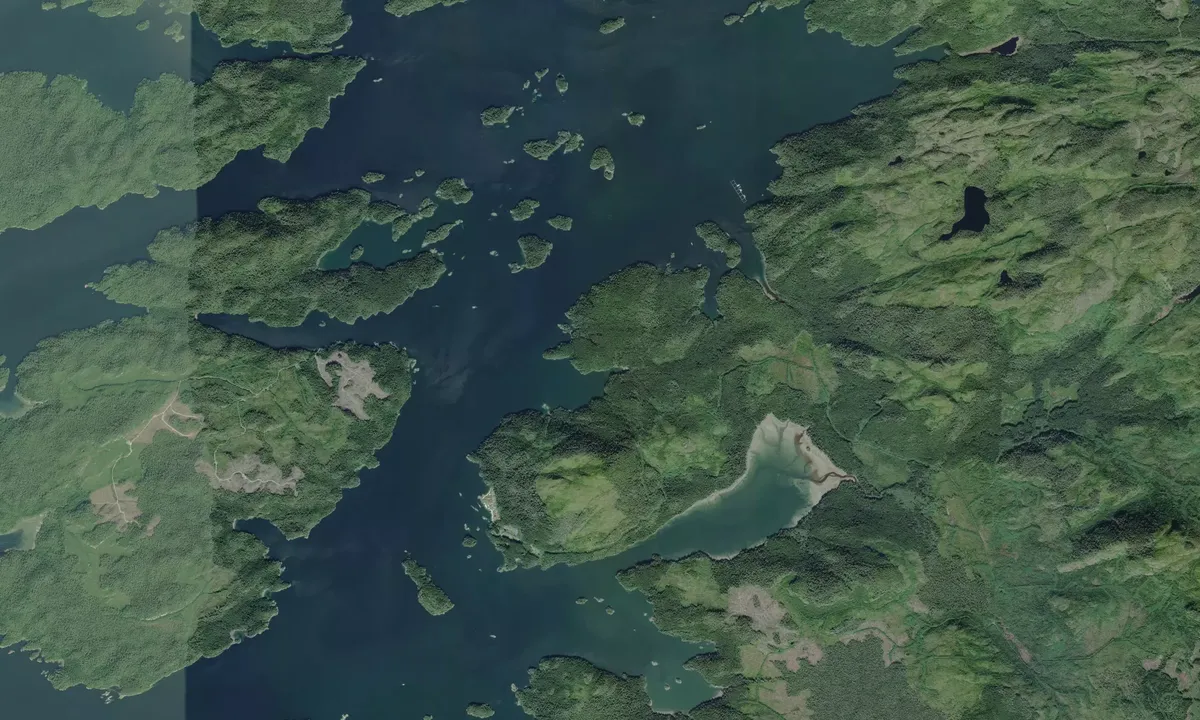 Flyfoto av Meade Bay