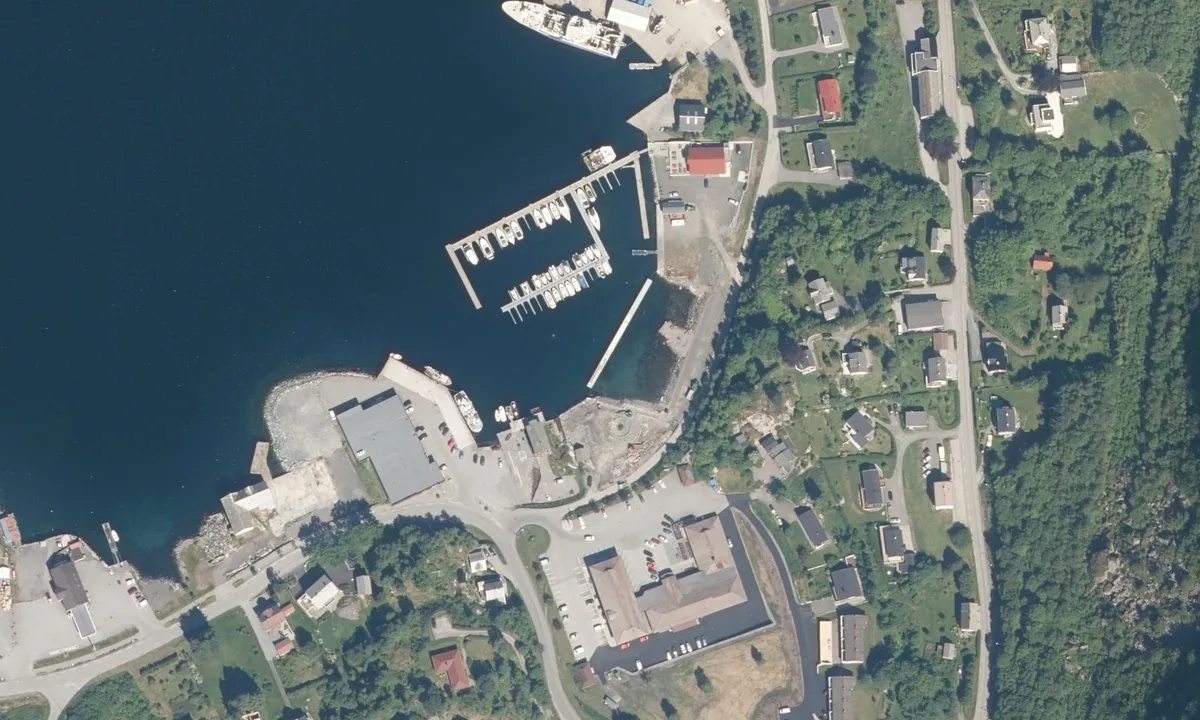 Flyfoto av Midsund