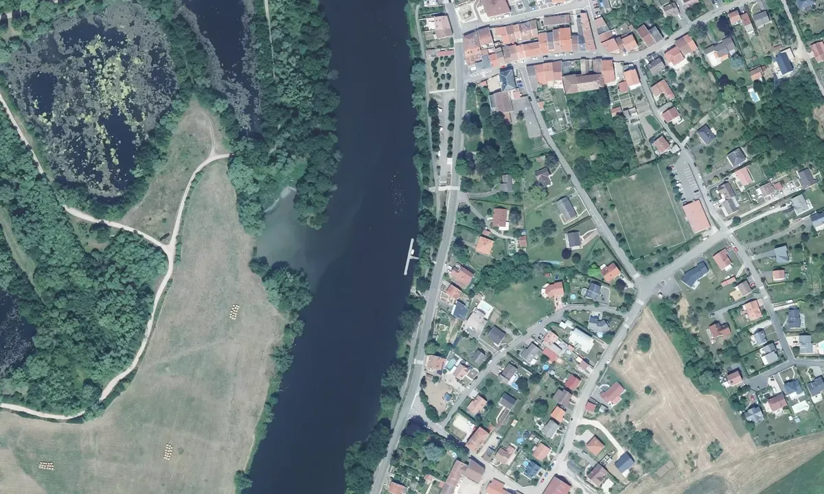 Satelite image of Millery
