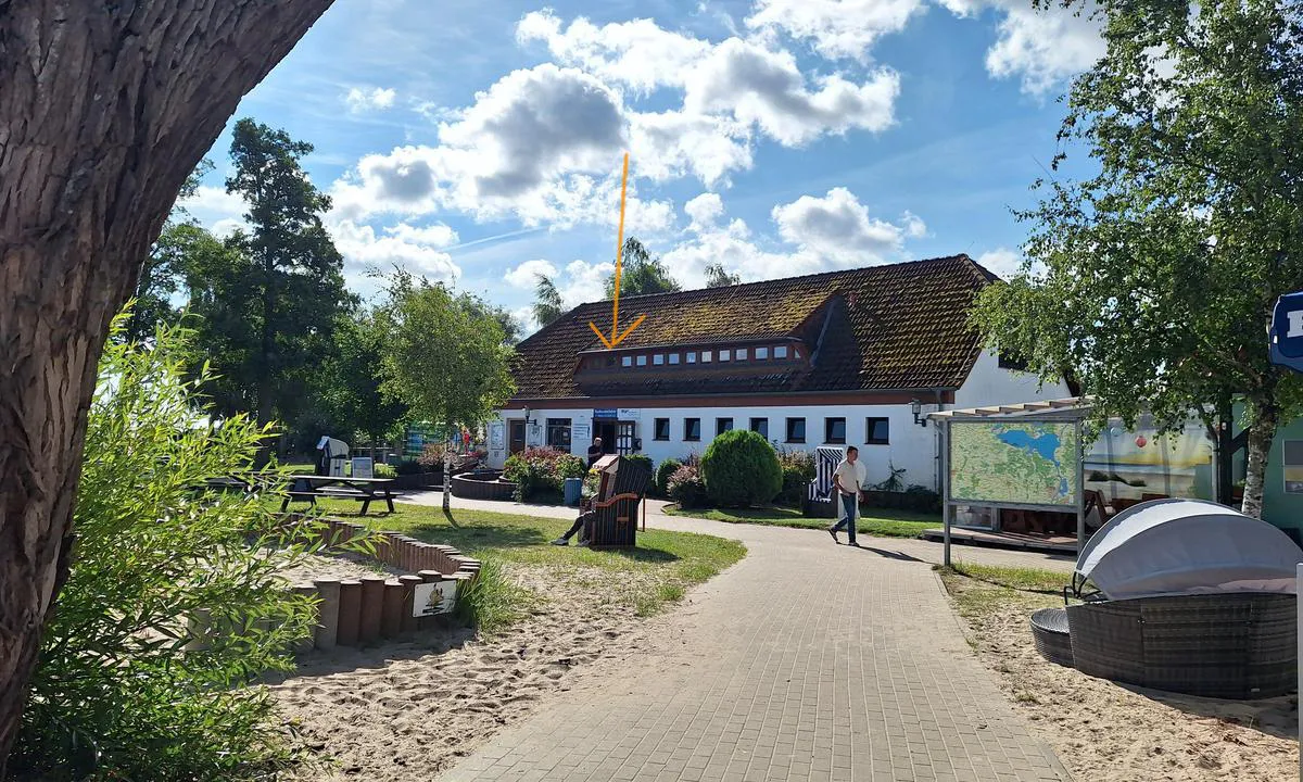 Mönkebude3: {"base": "en", "no": "Havneadministrasjon", "se": "Hamnekontor", "en": "Harbouroffice", "da": "Havnekontor", "fr": "Bureau du port", "de": "Hafenb\u00fcro", "es": "Oficina del puerto", "it": "Ufficio del porto", "pt": "Escrit\u00f3rio do Porto", "nl": "Havenkantoor", "pl": "Biuro portu", "uk": "\u0413\u0430\u0432\u0430\u043d\u044c", "ro": "Biroul Portului", "tr": "Liman Ofisi", "el": "\u039b\u03b9\u03bc\u03b5\u03bd\u03b1\u03c1\u03c7\u03b5\u03af\u03bf", "cs": "P\u0159\u00edstavn\u00ed kancel\u00e1\u0159", "hu": "Kik\u00f6t\u0151iroda", "fi": "Satamatoimisto", "bg": "\u041f\u0440\u0438\u0441\u0442\u0430\u043d\u0438\u0449\u043d\u0430 \u0430\u0434\u043c\u0438\u043d\u0438\u0441\u0442\u0440\u0430\u0446\u0438\u044f", "sr": "Luka kancelarija", "et": "Sadamahoone", "lv": "Ostas birojs", "lt": "Uosto biuras"}