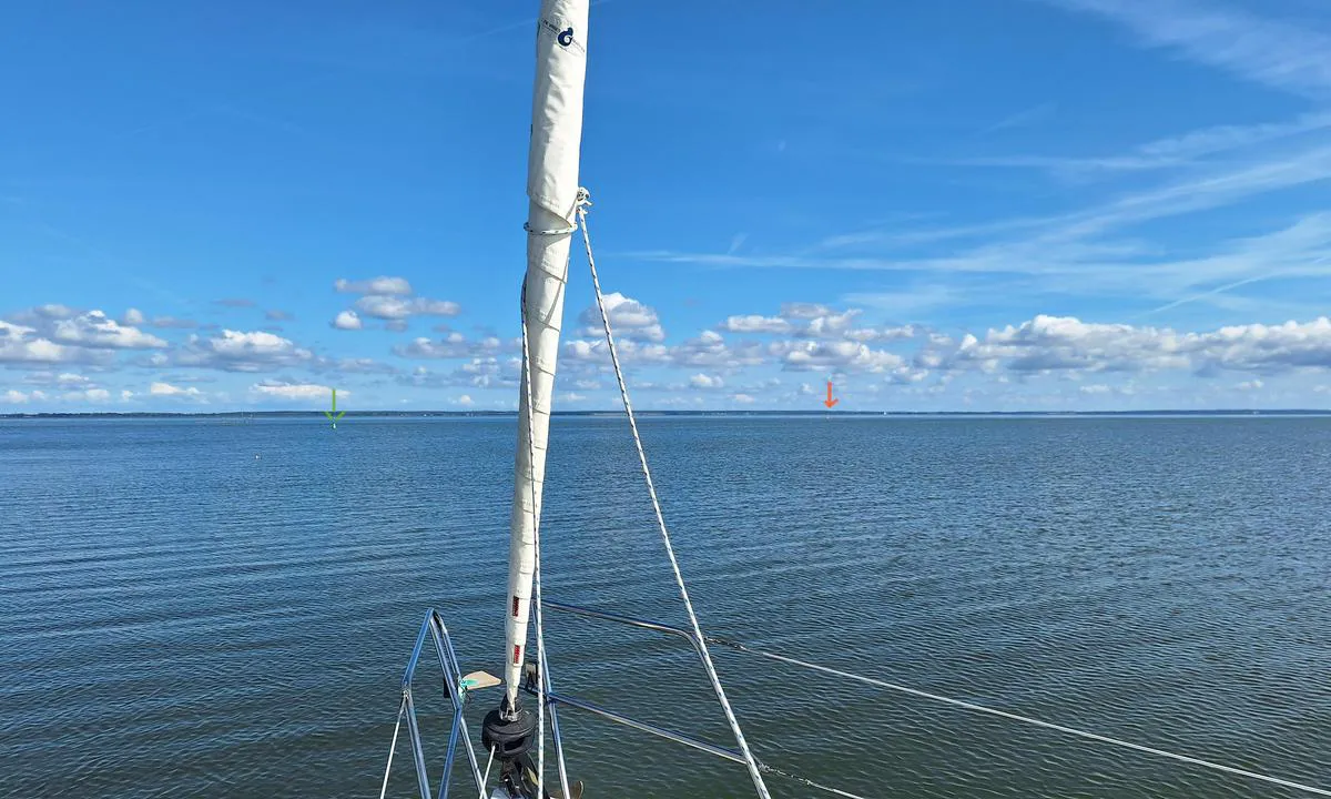 Mönkebude3: {"base": "en", "no": "L\u00f8p til havnen", "se": "Farled till hamnen", "en": "Fairway to the harbour", "da": "Sejlrender til havnen", "fr": "Couloir d'acc\u00e8s au port", "de": "Ansteuerung zum Hafen", "es": "Calzada de acceso al puerto", "it": "Canale d'accesso al porto", "pt": "Canal de navega\u00e7\u00e3o para o porto", "nl": "Loeflijn naar de haven", "pl": "Droga wodna do portu", "uk": "\u041f\u0456\u0434\u0445\u0456\u0434\u043d\u0438\u0439 \u043a\u0430\u043d\u0430\u043b \u0434\u043e \u0433\u0430\u0432\u0430\u043d\u0456", "ro": "Drum navigabil c\u0103tre port", "tr": "Liman Giri\u015fi", "el": "\u0394\u03c1\u03cc\u03bc\u03bf\u03c2 \u03b5\u03b9\u03c3\u03cc\u03b4\u03bf\u03c5 \u03c0\u03c1\u03bf\u03c2 \u03c4\u03bf \u03bb\u03b9\u03bc\u03ac\u03bd\u03b9", "cs": "Pr\u016fplav do p\u0159\u00edstavu", "hu": "\u00datir\u00e1ny a kik\u00f6t\u0151h\u00f6z", "fi": "V\u00e4yl\u00e4 satamaan", "bg": "\u0412\u0445\u043e\u0434\u0435\u043d \u0444\u0430\u0440\u0432\u0430\u0442\u0435\u0440 \u043a\u044a\u043c \u043f\u0440\u0438\u0441\u0442\u0430\u043d\u0438\u0449\u0435\u0442\u043e", "sr": "Plovni put do luke", "et": "Sissep\u00e4\u00e4sutee sadamasse", "lv": "\u0160aurce\u013c\u0161 uz ostu", "lt": "\u012eplaukimo \u012f uost\u0105 kelias"}
