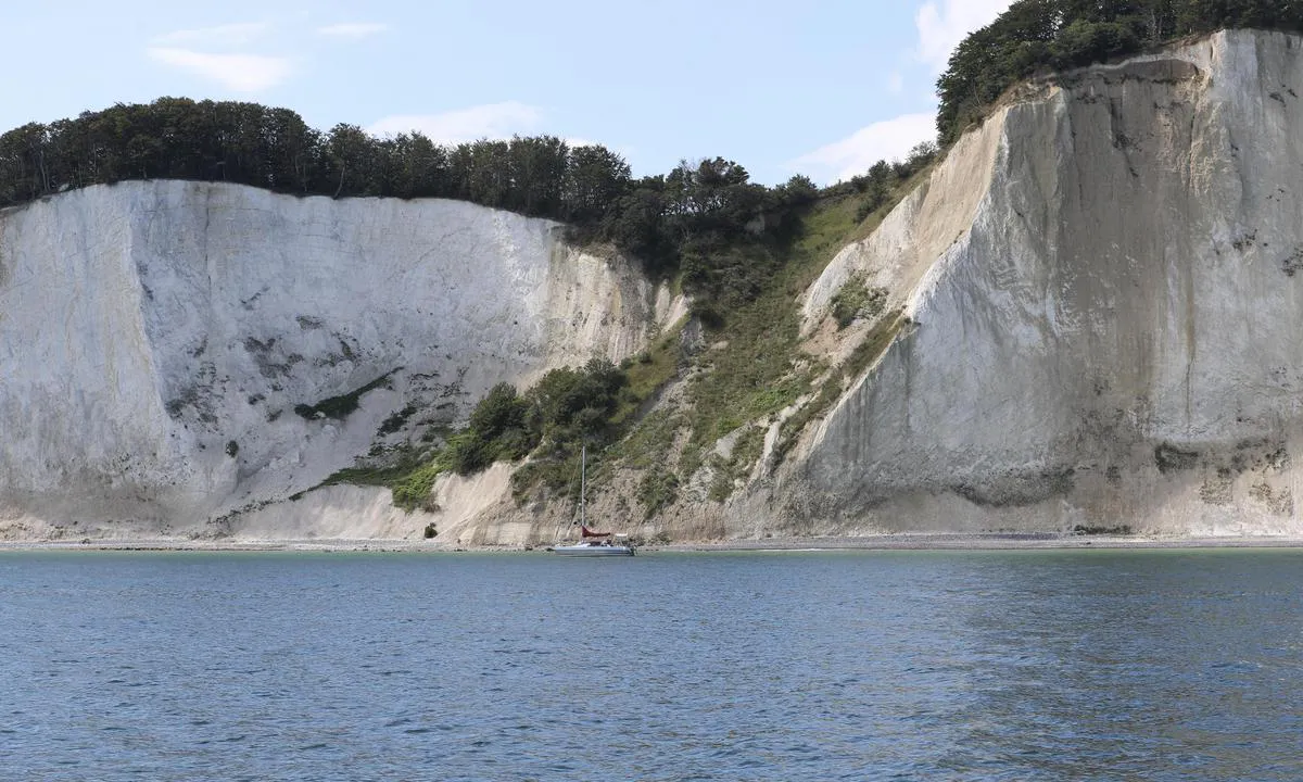 Møns Klint: {"base": "en", "no": "Foto: Carsten Marcussen", "se": "Foto: Carsten Marcussen", "en": "Photo: Carsten Marcussen", "da": "Foto: Carsten Marcussen"}
