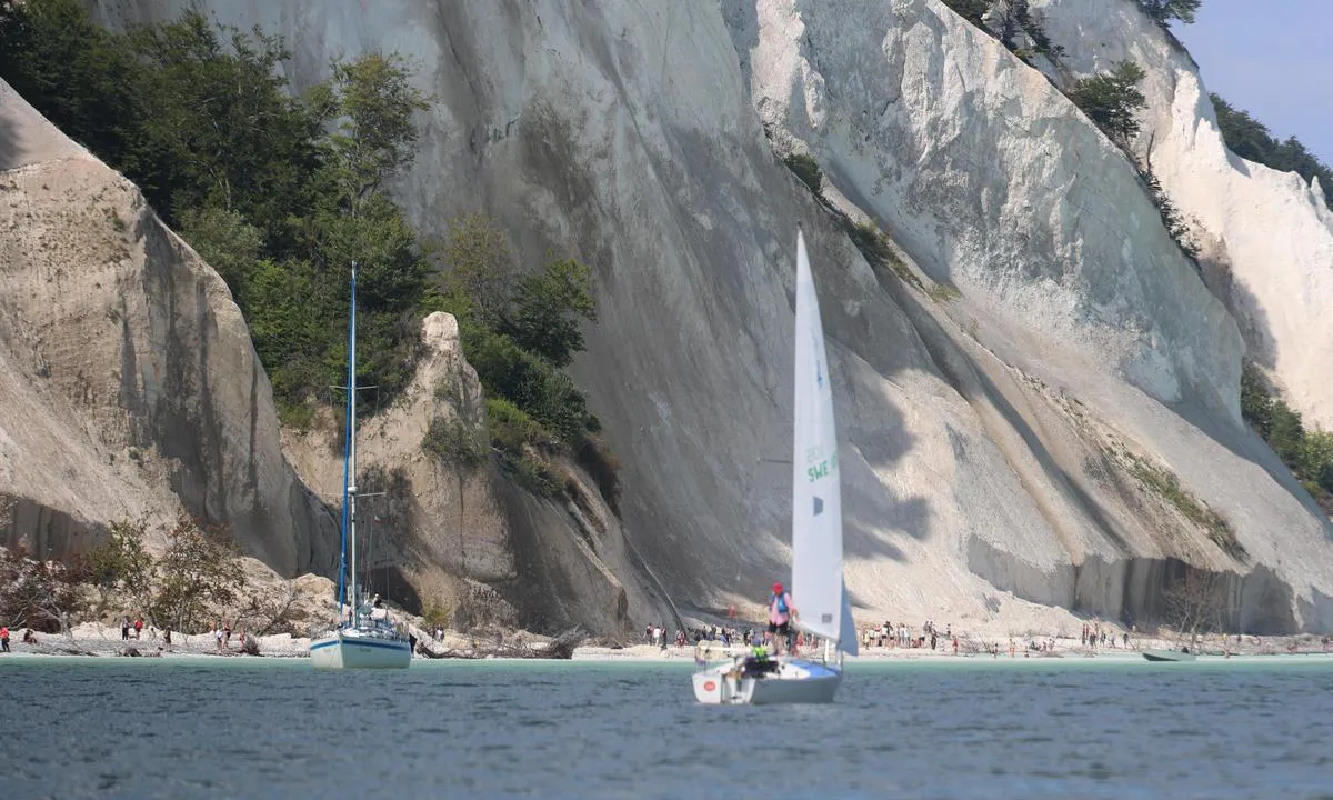 Møns Klint: {"base": "en", "no": "Foto: Carsten Marcussen", "se": "Foto: Carsten Marcussen", "en": "Photo: Carsten Marcussen", "da": "Foto: Carsten Marcussen"}