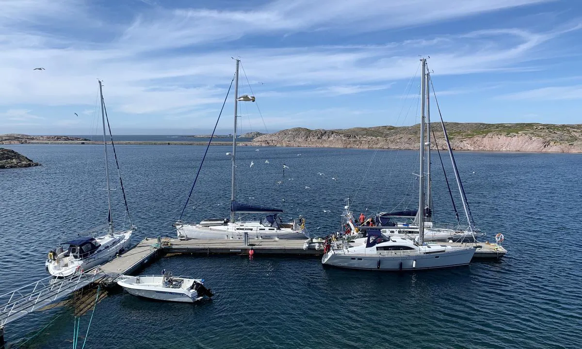 {"base": "no", "no": "Bilde gjestehavnen p\u00e5 Myken.", "se": "Bild g\u00e4sthamnen p\u00e5 Myken.", "en": "Image of the guest harbour at Myken.", "da": "Billede g\u00e6stehavnen p\u00e5 Myken."}