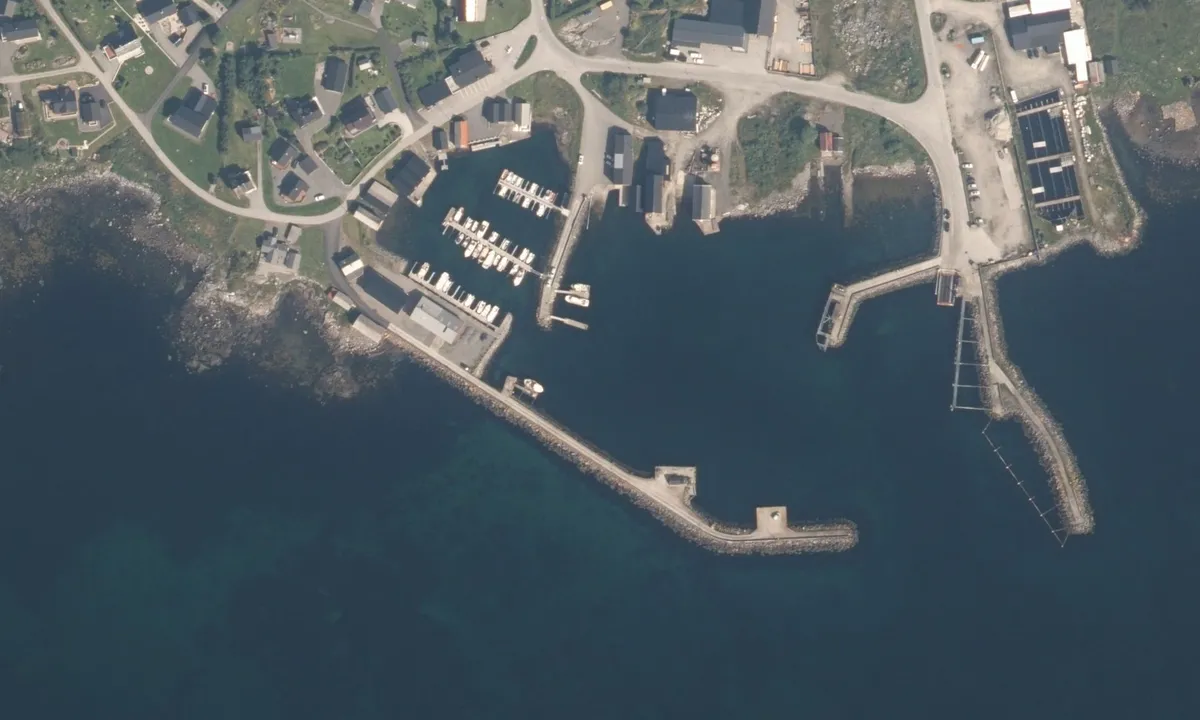 Flyfoto av Myklebust Småbåthavn