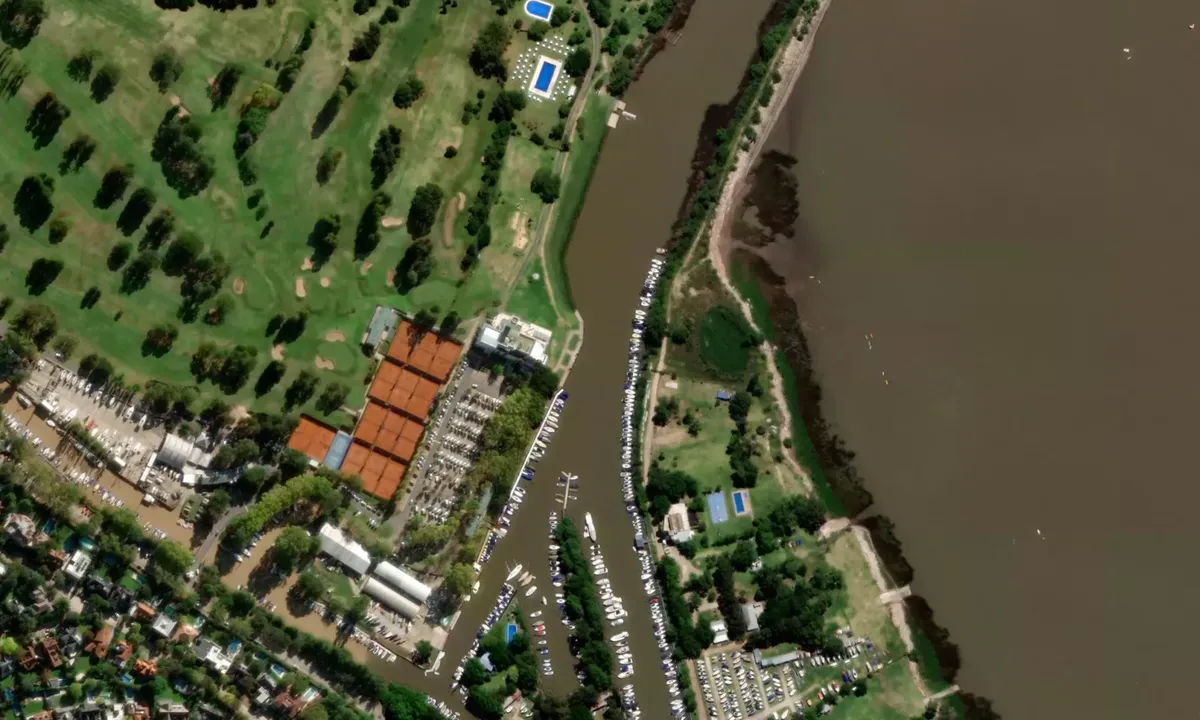 Flyfoto av Nautico San Isidro