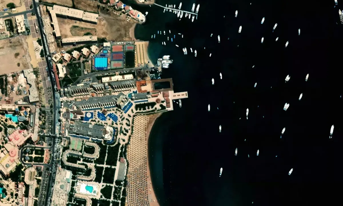 Satelite image of نادى الرياضات البحريه