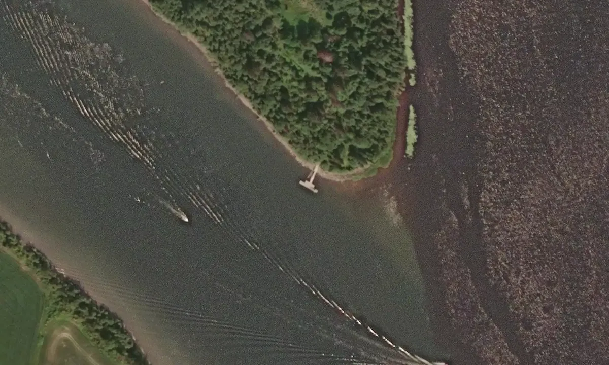Satelite image of Nes kirkeruiner