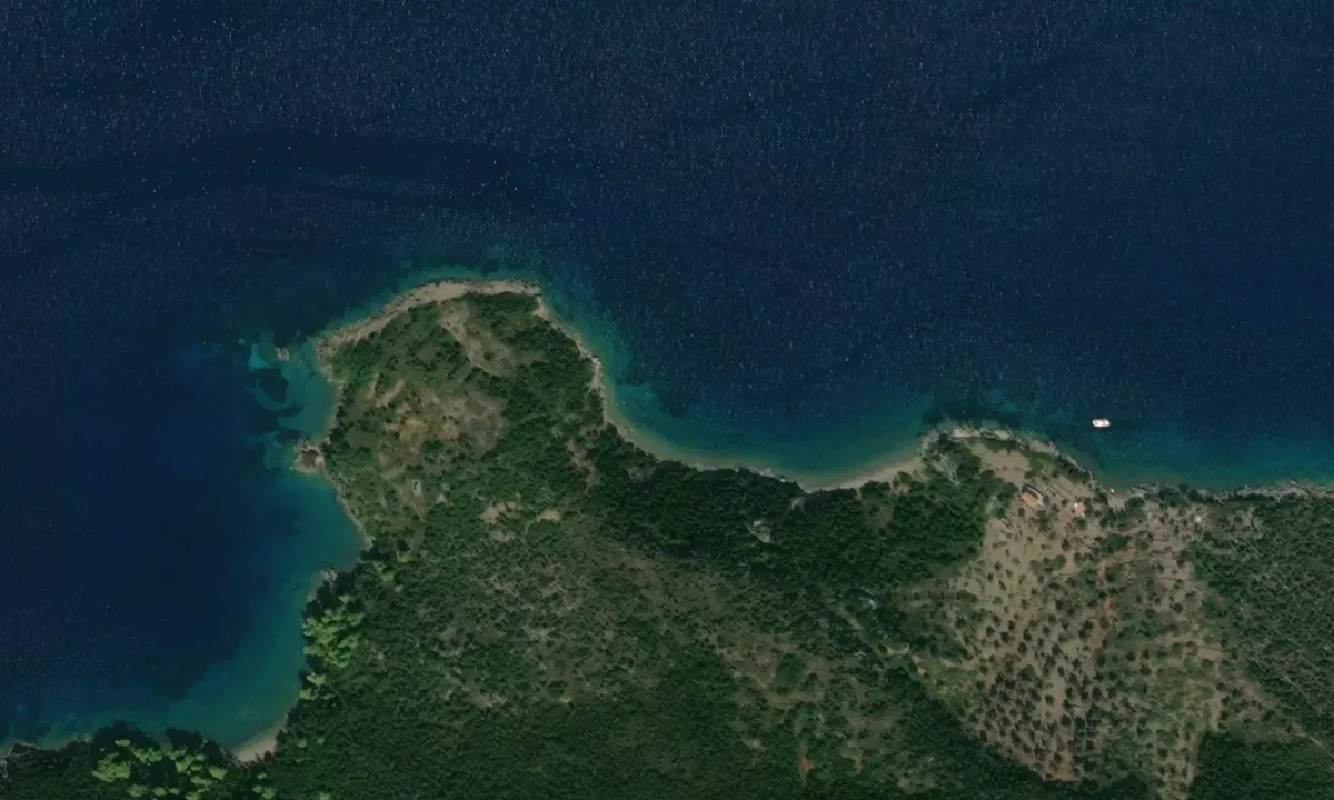 Flyfoto av Nisos Peristera