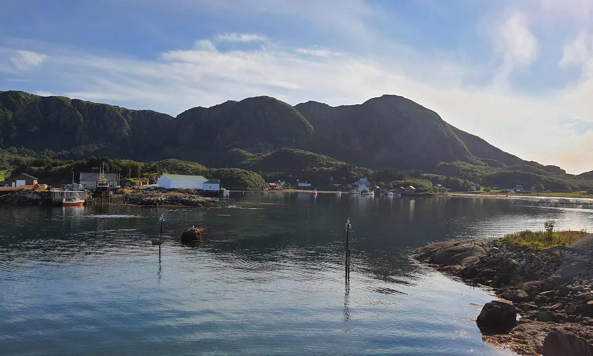 Nordnesøy: {"base": "no", "no": "Nordnes\u00f8yv\u00e5gen", "se": "Nordnes\u00f6yhamnen", "en": "Nordnes\u00f8yv\u00e5gen", "da": "Nordnes\u00f8vigk"}