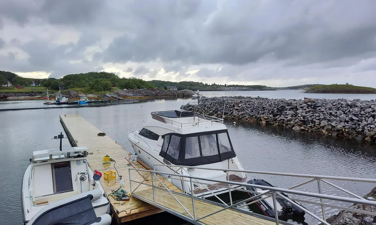 Nordværnes Båtforening: {"base": "en", "no": "Langsiden 2x40m", "se": "L\u00e4ngs sida 2x40m", "en": "Longside 2x40m", "da": "Langsides 2x40m"}