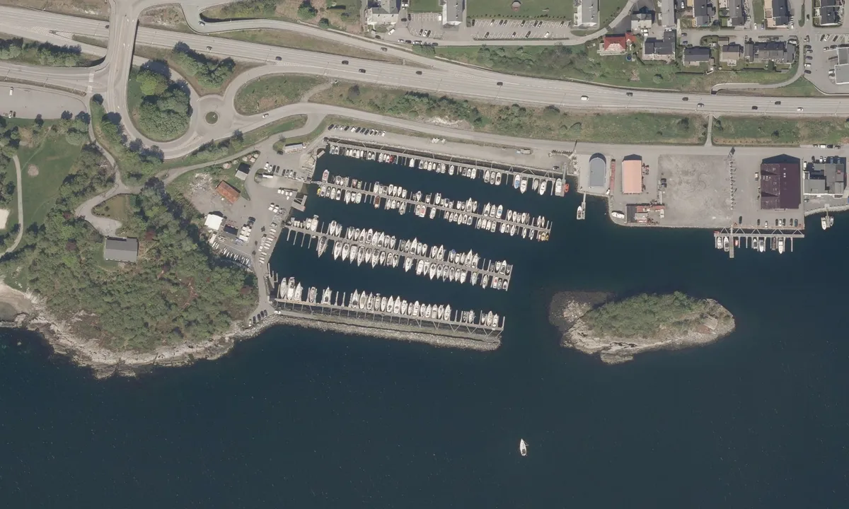 Flyfoto av Nørvevika - Ålesunds Seilforening