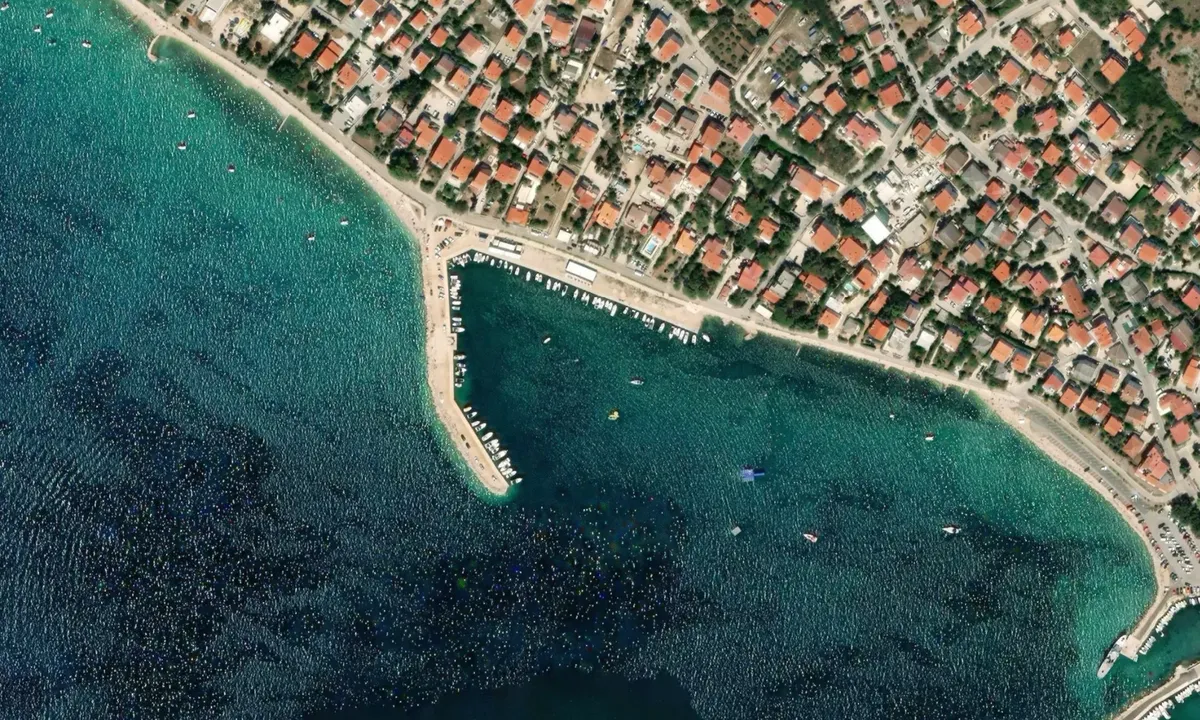 Flyfoto av Novalija