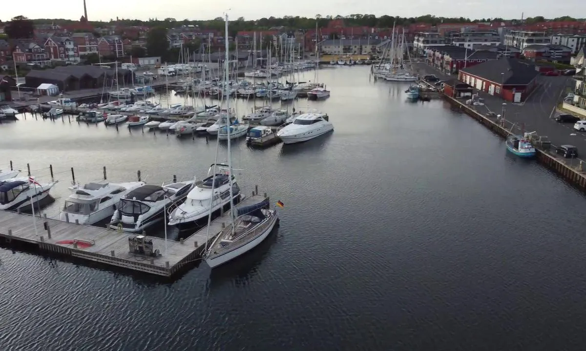 {"base": "da", "no": "Marina Nyborg", "se": "Marina Nyborg", "en": "Marina Nyborg", "da": "Marina Nyborg"}