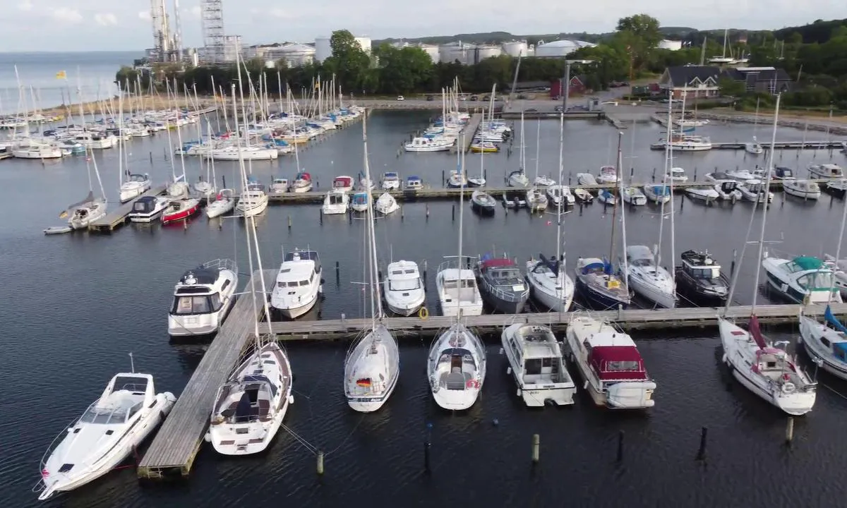 {"base": "da", "no": "Marina Nyborg", "se": "Marina Nyborg", "en": "Marina Nyborg", "da": "Marina Nyborg"}