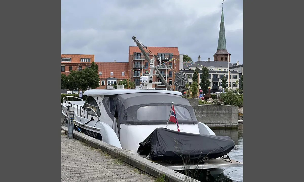 Nyborg Marina: {"base": "no", "no": "Stille vann innerst i vesterhavnen", "se": "Stillt vatten innerst i v\u00e4sterhamnen", "en": "Still water at the innermost part of the western harbour", "da": "Stille vand inderst i vesthavnen"}