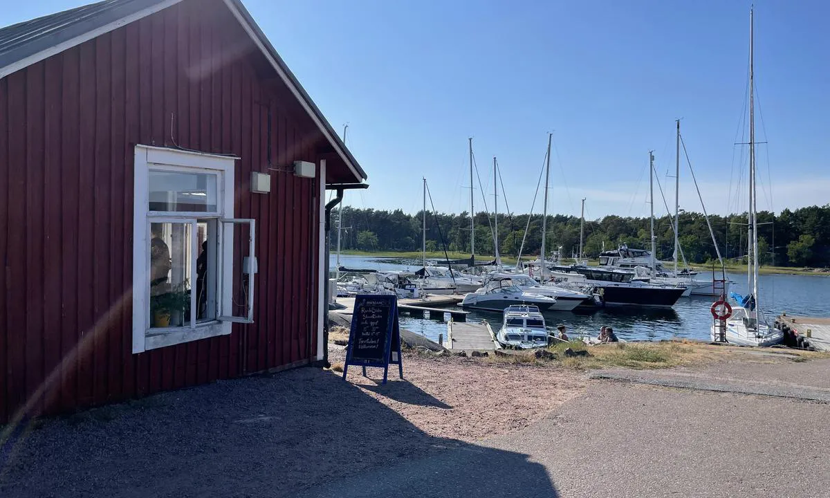 Örö vierasvenesatama: {"base": "no", "no": "Marinaen", "se": "Marinan", "en": "The Marina", "da": "Marinaen"}