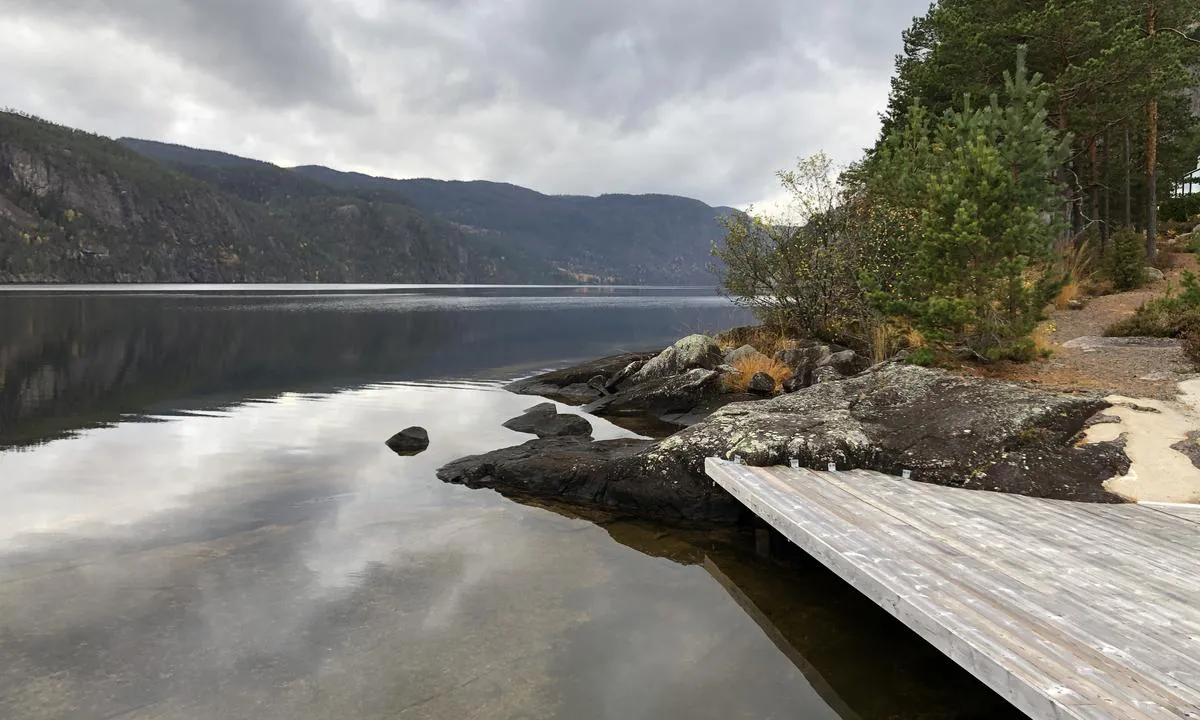 {"base": "no", "no": "Utsikt fra Omnes Camping og innover Telemarkskanalen.", "se": "Utsikt fr\u00e5n Omnes Camping och in mot Telemarkskanalen.", "en": "View from Omnes Camping and inwards the Telemark Canal.", "da": "Udsigt fra Omnes Camping og ind i Telemarkskanalen."}