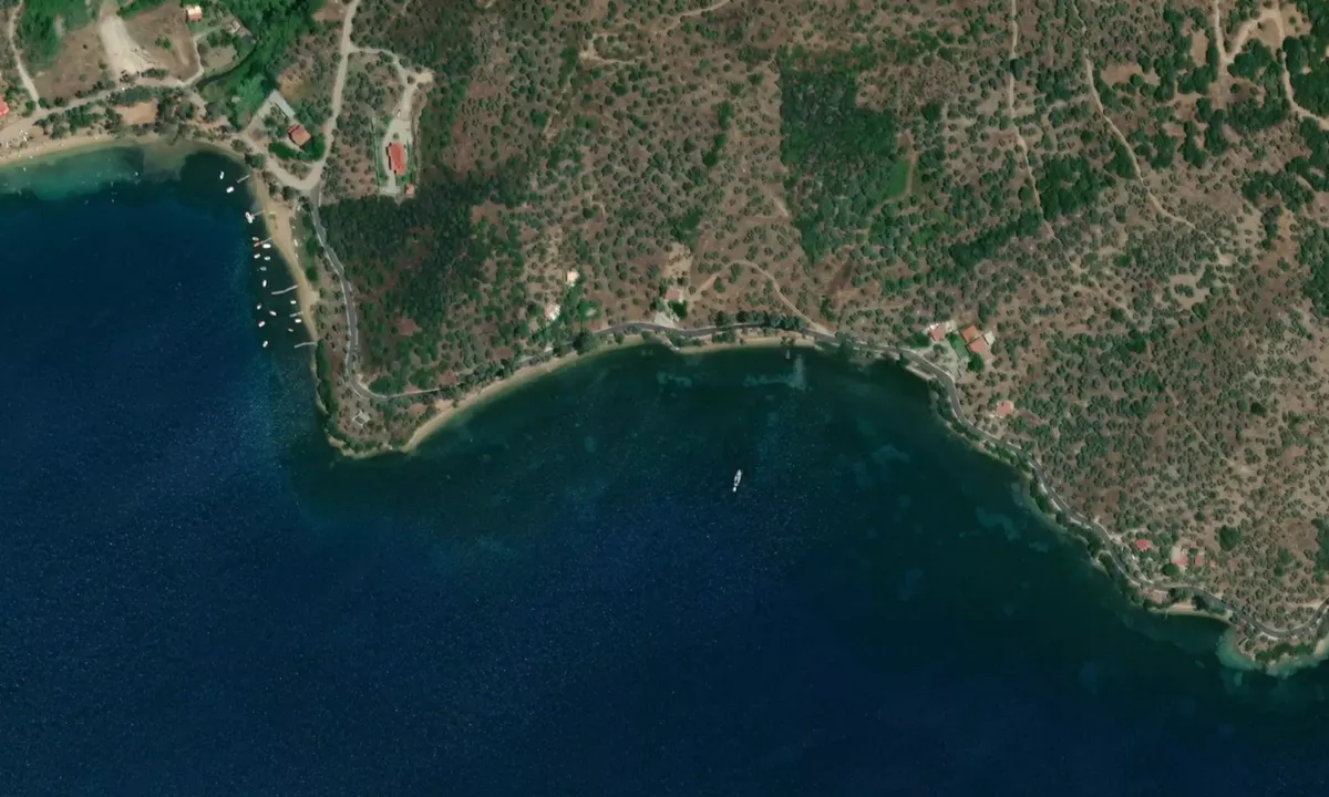 Flyfoto av Ormos Loutro - East