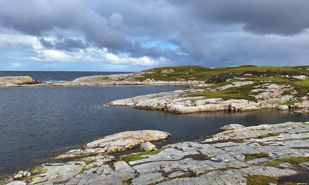 Orøya Friluftslivsområde: {"base": "no", "no": "Flott landskap", "se": "Vackert landskap", "en": "Beautiful scenery", "da": "Fantastisk landskab", "fr": "Paysage magnifique", "de": "Sch\u00f6ne Landschaft", "es": "Paisaje hermoso", "it": "Splendido paesaggio", "pt": "Paisagem magn\u00edfica", "nl": "Prachtig landschap", "pl": "Wspania\u0142y krajobraz", "uk": "\u0427\u0443\u0434\u043e\u0432\u0438\u0439 \u043f\u0435\u0439\u0437\u0430\u0436", "ro": "Peisaj minunat", "tr": "Harika manzara", "el": "\u03a5\u03c0\u03ad\u03c1\u03bf\u03c7\u03bf \u03c4\u03bf\u03c0\u03af\u03bf", "cs": "Kr\u00e1sn\u00e1 krajina", "hu": "Sz\u00e9p t\u00e1j", "fi": "Upea maisema", "bg": "\u041f\u0440\u0435\u043a\u0440\u0430\u0441\u043d\u0430 \u043f\u0440\u0438\u0440\u043e\u0434\u0430", "sr": "\u041b\u0435\u043f \u043f\u0435\u0458\u0437\u0430\u0436", "et": "Ilus maastik", "lv": "Skaista ainava", "lt": "Nuostabus peiza\u017eas"}