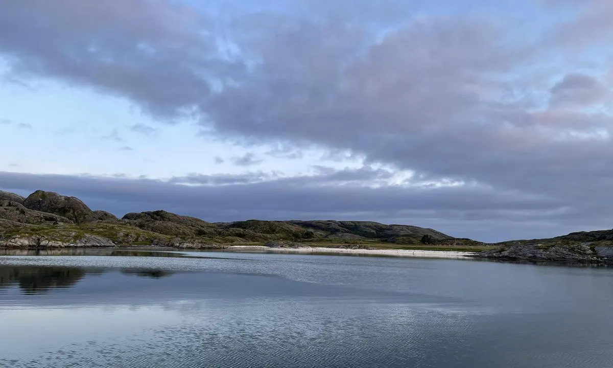 Osholmen - Landegode: {"base": "no", "no": "Nydelige strender..", "se": "H\u00e4rliga str\u00e4nder..", "en": "Beautiful beaches..", "da": "Dejlige strande.."}