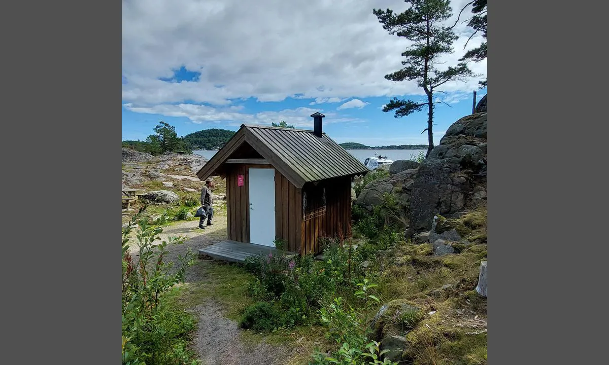 Øster Kuholmen: {"base": "se", "no": "Toalett", "se": "Toalett", "en": "Toilet", "da": "Toilet"}