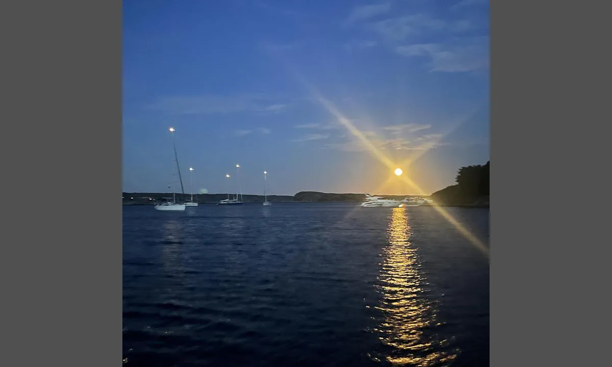Otterön - Södra Dyvik: Supermåne i bukten juli 2022