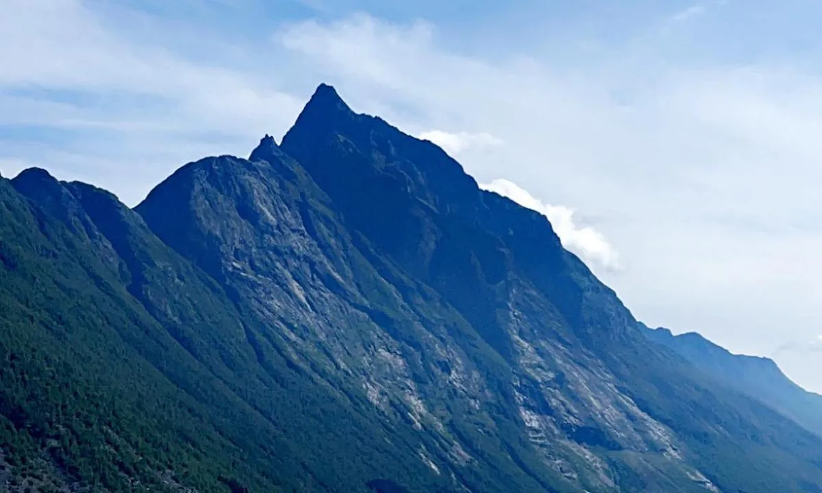 Øye Norangsfjorden: Slogen.