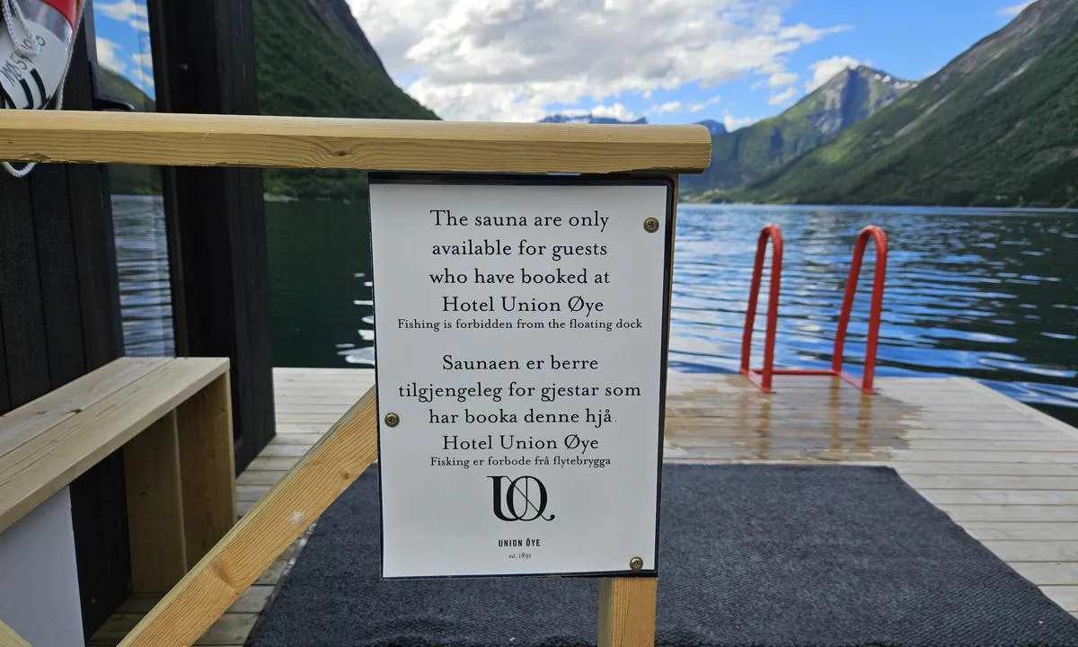 Øye Norangsfjorden: {"base": "no", "no": "Regler for bruk av badstue.", "se": "Regler f\u00f6r anv\u00e4ndning av bastu.", "en": "Rules for using the sauna.", "da": "Regler for brug af sauna."}