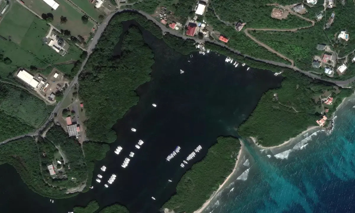Satelite image of Paraquita Bay (hurricane hole)