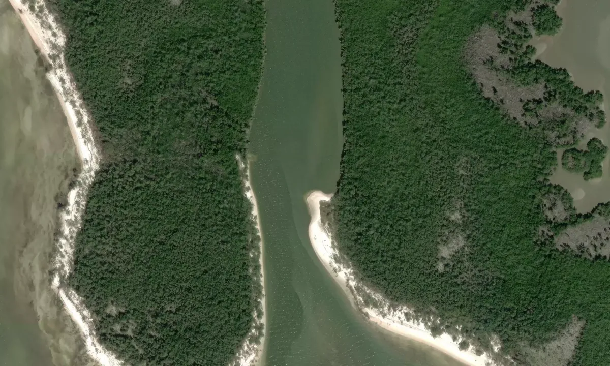 Satelite image of Picnic Key Beach