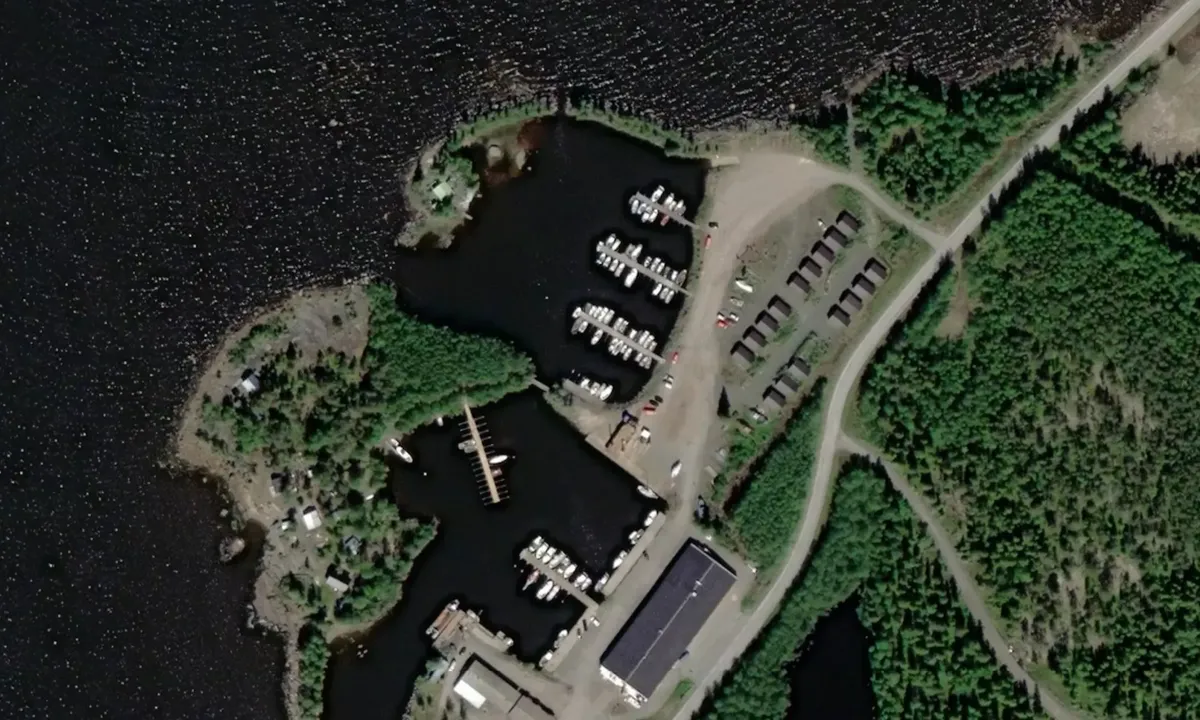 Flyfoto av Pikku-Mansikka venesatama