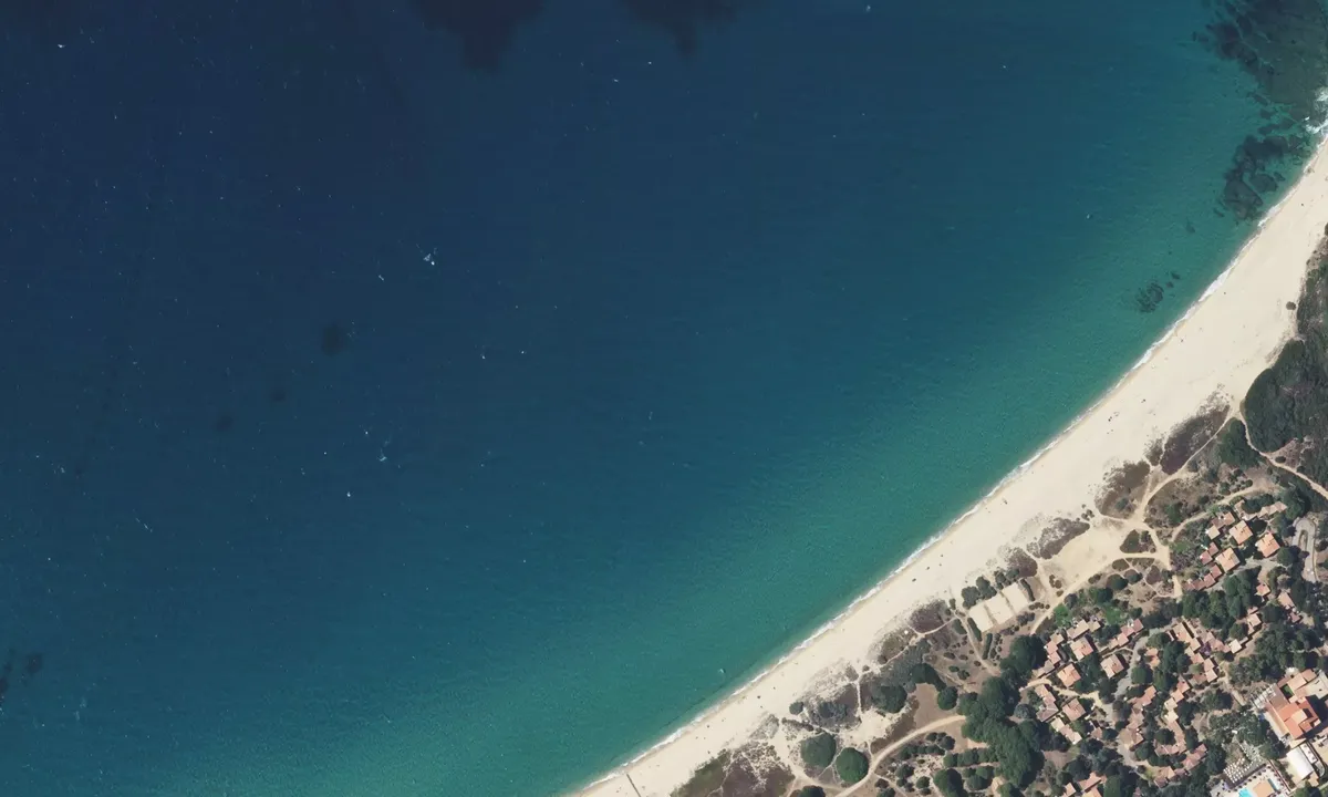 Flyfoto av Plage de Lozari