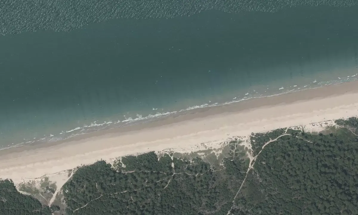 Satelite image of Plage des Saumonards