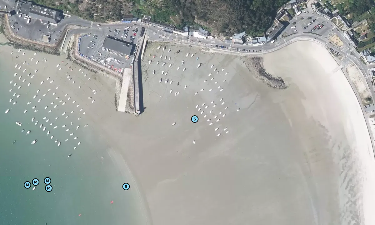 Satelite image of Plage du Centre, Erquy