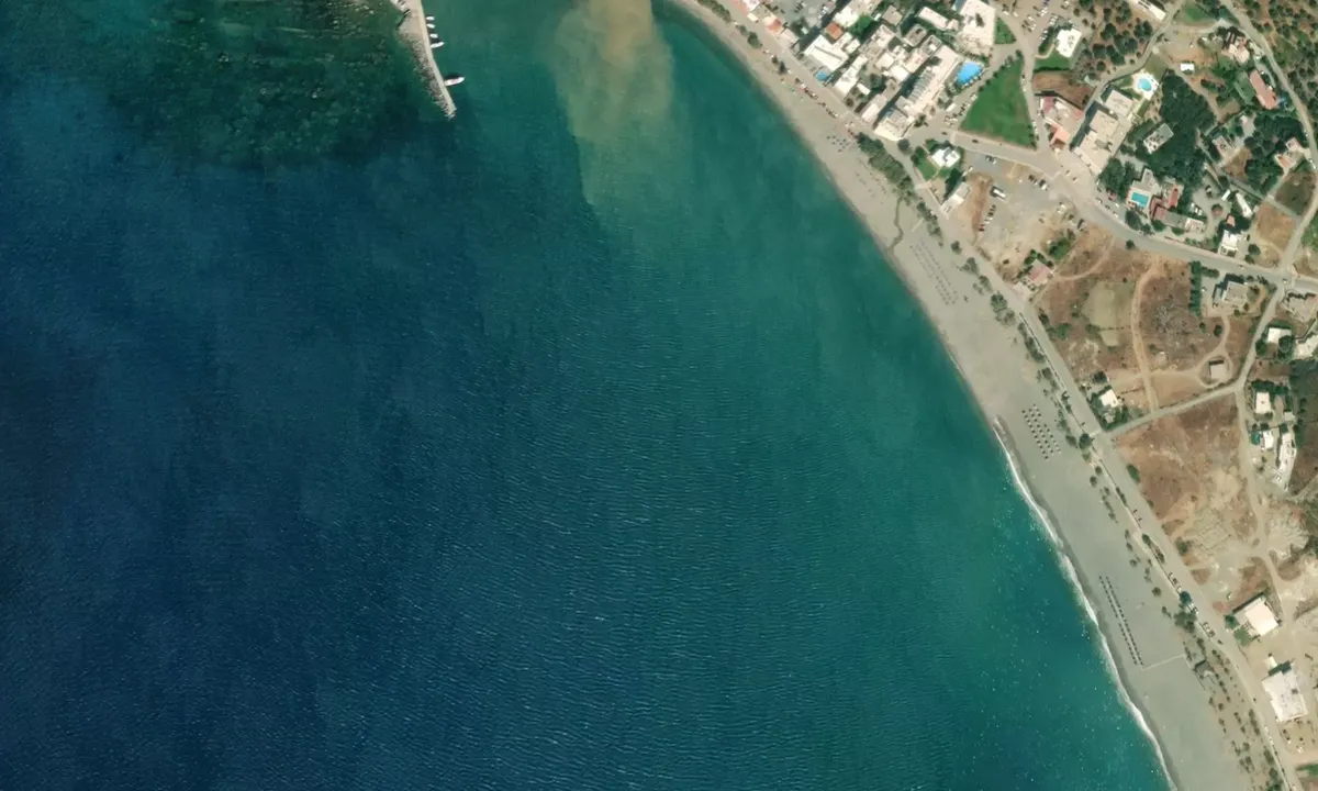 Flyfoto av PLAKIAS