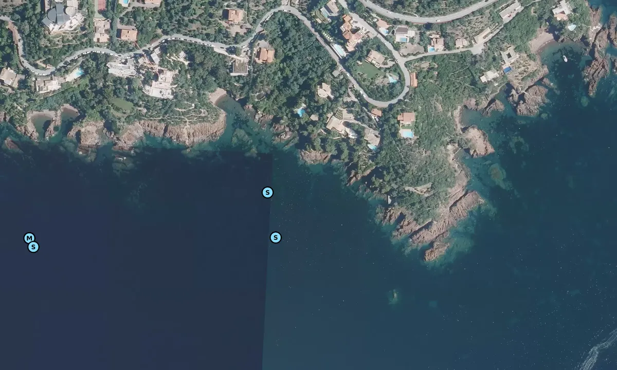 Satelite image of Pointe de la Paume