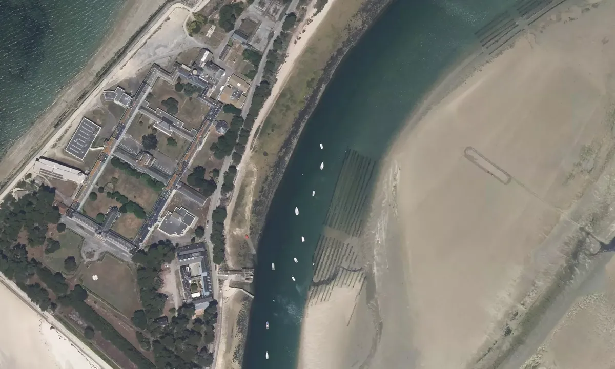 Satelite image of Pointe de Pen-Bron