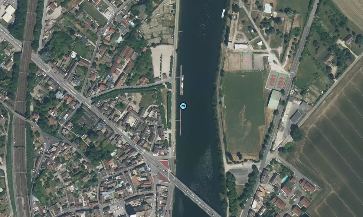 Satelite image of Pont sur Yonne Municipal Marina