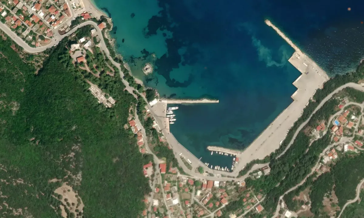 Flyfoto av Poros Harbour