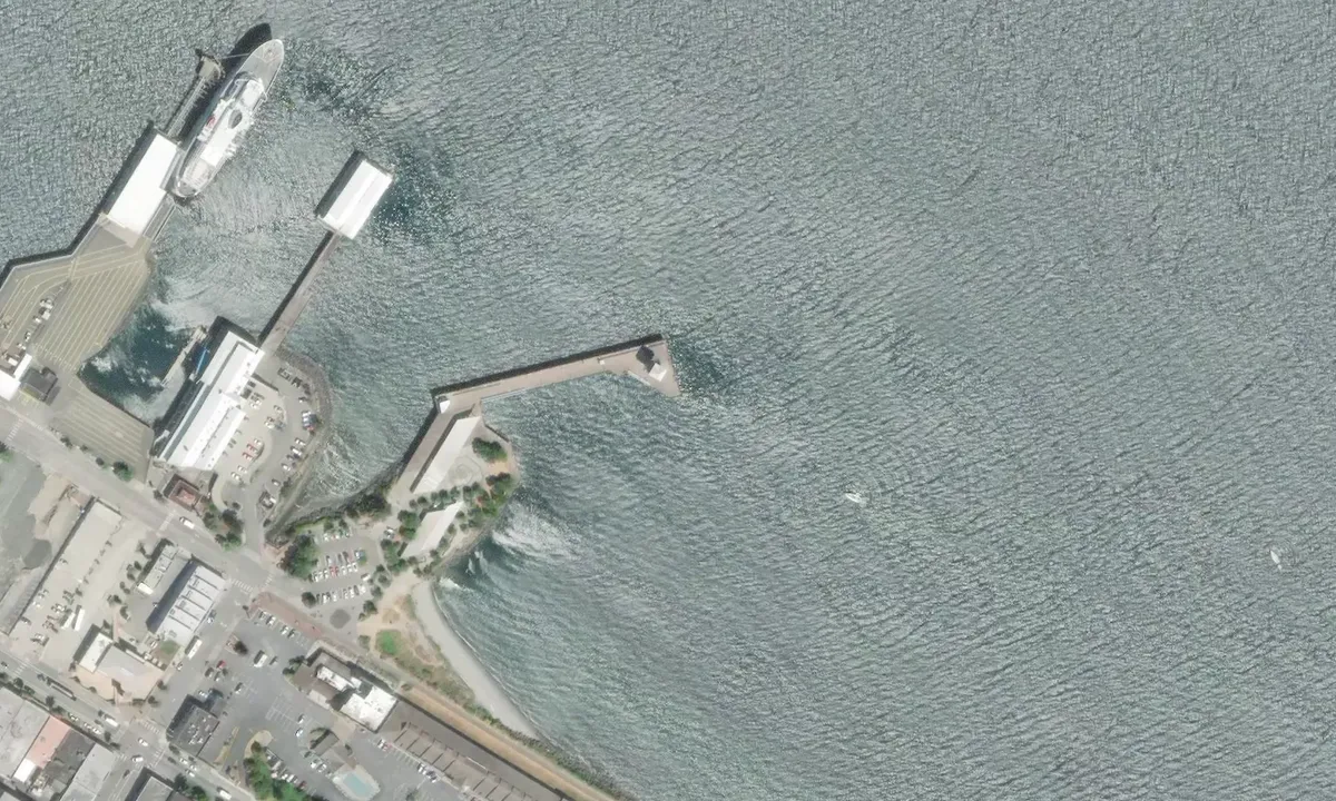 Flyfoto av Port Angeles Public Wharf