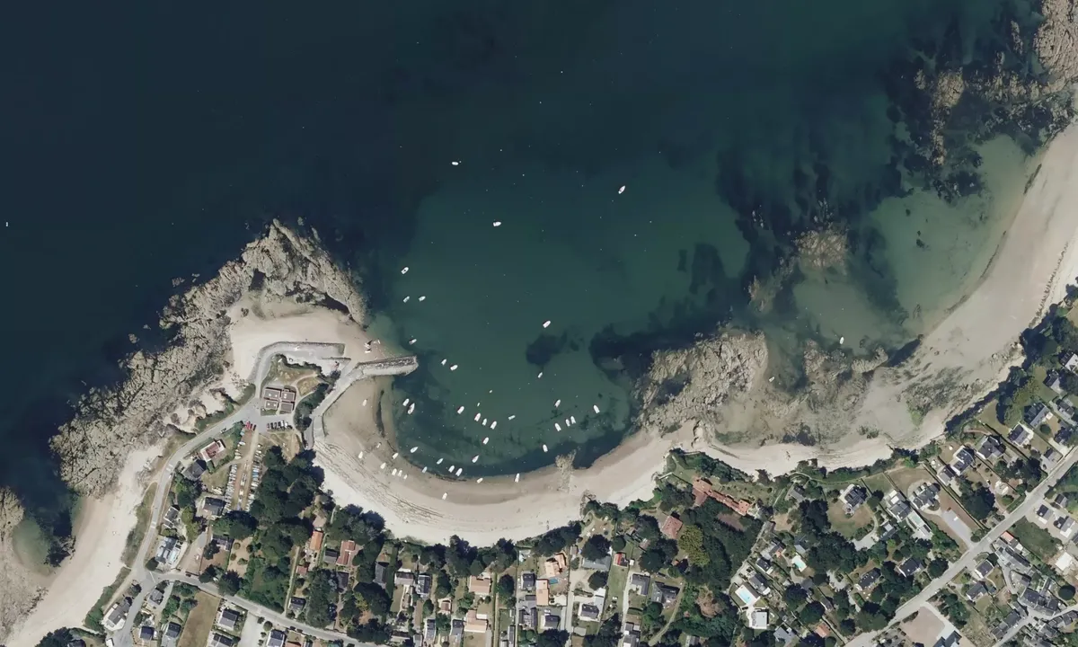 Flyfoto av Port d Toul'Ru