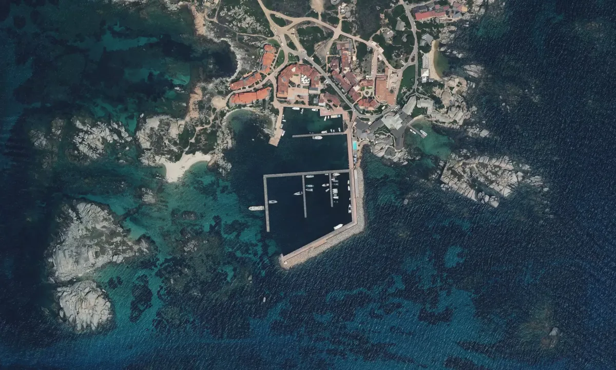 Flyfoto av Port de Cavallo