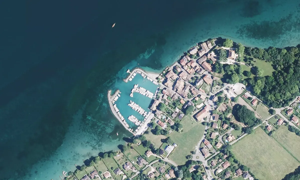 Flyfoto av Port de Nernier