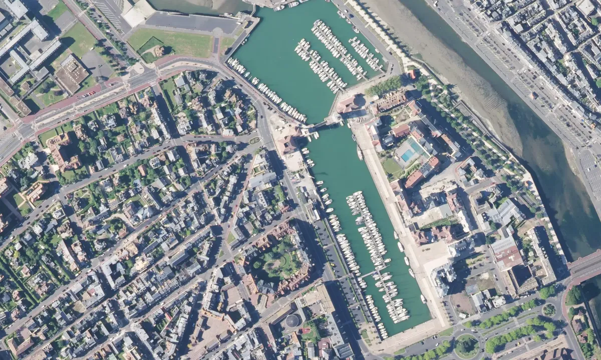 Flyfoto av Port Municipale de Deauville(temporaire 2020) / Po