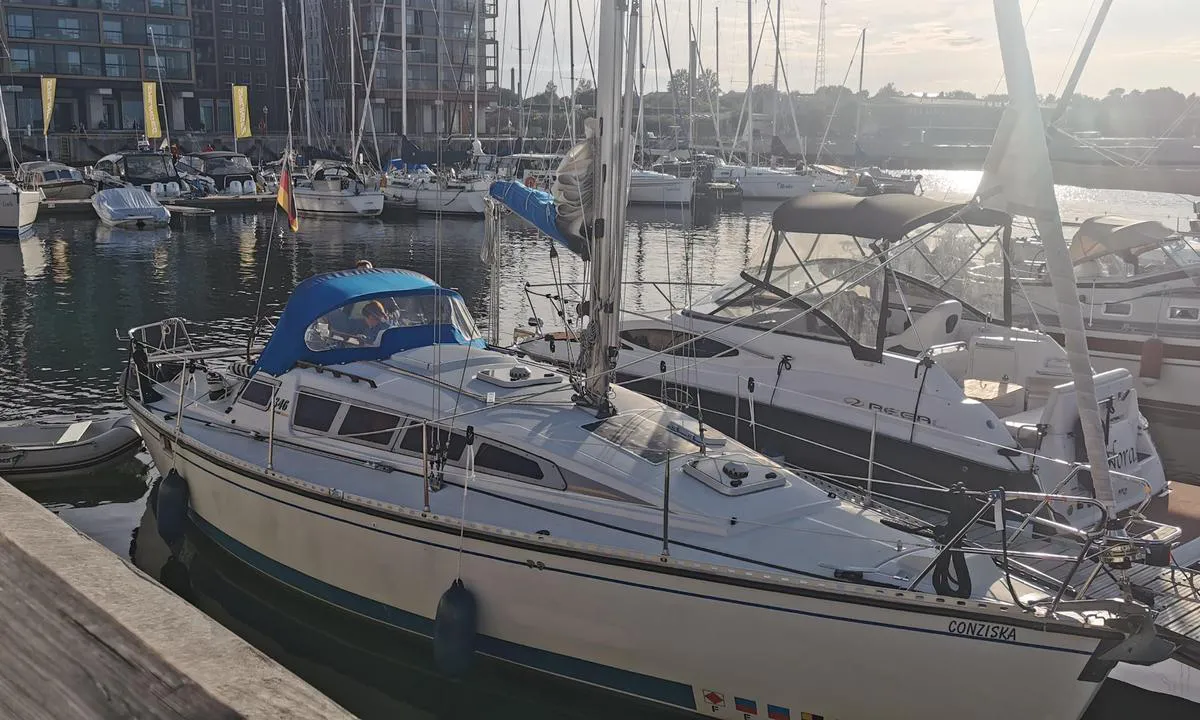 {"base": "de", "no": "2021 Port Noblessner Tallinn3 Behagelig marina, ikke helt ferdig, men alt er p\u00e5 plass. Sanit\u00e6ranlegg til og med med badstue + i container. Gamlebyen 10 minutter til fots", "se": "2021 Port Noblessner Tallinn3 Trevlig marina, \u00e4nnu inte helt f\u00e4rdig men allt finns d\u00e4r. Sanitetsanl\u00e4ggningar till och med med bastu +i containern. Stadscentrum Gamla stan 10 minuters promenad", "en": "2021 Port Noblessner Tallinn3 Pleasant marina not completely finished yet, but everything is there. Sanitary facilities even with sauna +in the container. City Old Town 10 minutes on foot", "da": "2021 Port Noblessner Tallinn3 Behagelig marina, endnu ikke helt f\u00e6rdig, men alt er til stede. Sanit\u00e6re faciliteter endda med sauna + i container. Byens gamle bydel 10 minutter til fods", "fr": "2021 Port Noblessner Tallinn3 Agr\u00e9able marina pas encore compl\u00e8tement termin\u00e9e mais avec tout ce qu'il faut. Installations sanitaires m\u00eame avec sauna +dans le conteneur. Vieille ville \u00e0 10 minutes \u00e0 pied", "de": "2021 Port Noblessner Tallinn3 Angenehme Marina noch nicht ganz fertig aber alles da. Sanit\u00e4ranlagen sogar mit Sauna +im Container. City Altstadt 10 Minuten zu Fu\u00df", "es": "2021 Port Noblessner Tallin3 Marina agradable a\u00fan no completamente terminada pero con todo el equipamiento. Instalaciones sanitarias incluso con sauna + en un contenedor. La Ciudad Vieja a 10 minutos andando.", "it": "2021 Porto Noblessner Tallinn3 Marina piacevole non ancora del tutto completata ma con tutto il necessario. Impianti sanitari anche con sauna +in container. Citt\u00e0 centro storico a 10 minuti a piedi", "pt": "Marina Noblessner Tallinn 2021<br>Marina agrad\u00e1vel ainda n\u00e3o totalmente conclu\u00edda, mas com tudo dispon\u00edvel.<br>Instala\u00e7\u00f5es sanit\u00e1rias com sauna em cont\u00eainer.<br>Centro hist\u00f3rico da cidade a 10 minutos a p\u00e9", "nl": "2021 Port Noblessner Tallinn3 Aangename jachthaven nog niet helemaal klaar maar alles aanwezig. Sanitairfaciliteiten zelfs met sauna + in container. Stad oude binnenstad 10 minuten lopen", "pl": "2021 Port Noblessner Tallinn3 Przyjemna marina jeszcze nie ca\u0142kiem sko\u0144czona, ale wszystko jest. Sanitariaty nawet z saun\u0105 +w kontenerze. Stare Miasto 10 minut pieszo.", "uk": "2021 \u041f\u043e\u0440\u0442 \u041d\u043e\u0431\u043b\u0435\u0441\u0441\u043d\u0435\u0440 \u0422\u0430\u043b\u043b\u0456\u043d\u043d3 \u041f\u0440\u0438\u0454\u043c\u043d\u0430 \u043c\u0430\u0440\u0438\u043d\u0430, \u044f\u043a\u0430 \u0449\u0435 \u043d\u0435 \u0437\u043e\u0432\u0441\u0456\u043c \u0433\u043e\u0442\u043e\u0432\u0430, \u0430\u043b\u0435 \u043c\u0430\u0454 \u0432\u0441\u0435 \u043d\u0435\u043e\u0431\u0445\u0456\u0434\u043d\u0435. \u0421\u0430\u043d\u0456\u0442\u0430\u0440\u043d\u0456 \u043f\u0440\u0438\u043c\u0456\u0449\u0435\u043d\u043d\u044f \u043d\u0430\u0432\u0456\u0442\u044c \u0437 \u0441\u0430\u0443\u043d\u043e\u044e + \u0432 \u043a\u043e\u043d\u0442\u0435\u0439\u043d\u0435\u0440\u0456. \u0414\u043e \u0421\u0442\u0430\u0440\u043e\u0433\u043e \u043c\u0456\u0441\u0442\u0430 10 \u0445\u0432\u0438\u043b\u0438\u043d \u043f\u0456\u0448\u043a\u0438", "ro": "2021 Port Noblessner Tallinn3 Marina pl\u0103cut\u0103, nu este \u00eenc\u0103 complet finalizat\u0103, dar are tot ce trebuie. Instala\u021bii sanitare chiar \u0219i cu saun\u0103 + \u00een container. Ora\u0219ul vechi la 10 minute de mers pe jos", "tr": "2021 Port Noblessner Tallinn3 Hen\u00fcz tam anlam\u0131yla bitmemi\u015f ho\u015f bir marina ama her \u015fey mevcut. Tuvaletler ve saunalar konteyner i\u00e7inde. \u015eehir merkezi eski \u015fehir 10 dakika y\u00fcr\u00fcme mesafesinde", "el": "2021 \u039b\u03b9\u03bc\u03ac\u03bd\u03b9 Noblessner \u03a4\u03b1\u03bb\u03af\u03bd 3 \u0395\u03c5\u03c7\u03ac\u03c1\u03b9\u03c3\u03c4\u03b7 \u039c\u03b1\u03c1\u03af\u03bd\u03b1 \u03c0\u03bf\u03c5 \u03b4\u03b5\u03bd \u03ad\u03c7\u03b5\u03b9 \u03bf\u03bb\u03bf\u03ba\u03bb\u03b7\u03c1\u03c9\u03b8\u03b5\u03af \u03b1\u03ba\u03cc\u03bc\u03b1 \u03b1\u03bb\u03bb\u03ac \u03ad\u03c7\u03b5\u03b9 \u03c4\u03b1 \u03c0\u03ac\u03bd\u03c4\u03b1. \u0395\u03b3\u03ba\u03b1\u03c4\u03b1\u03c3\u03c4\u03ac\u03c3\u03b5\u03b9\u03c2 \u03c5\u03b3\u03b9\u03b5\u03b9\u03bd\u03ae\u03c2 \u03b1\u03ba\u03cc\u03bc\u03b7 \u03ba\u03b1\u03b9 \u03bc\u03b5 \u03c3\u03ac\u03bf\u03c5\u03bd\u03b1 + \u03c3\u03b5 \u03b4\u03bf\u03c7\u03b5\u03af\u03bf. \u03a0\u03b1\u03bb\u03b9\u03ac \u03c0\u03cc\u03bb\u03b7 10 \u03bb\u03b5\u03c0\u03c4\u03ac \u03bc\u03b5 \u03c4\u03b1 \u03c0\u03cc\u03b4\u03b9\u03b1", "cs": "2021 P\u0159\u00edstav Noblessner Tallinn3 P\u0159\u00edjemn\u00e1 marina je\u0161t\u011b nen\u00ed zcela dokon\u010den\u00e1, ale v\u0161e pot\u0159ebn\u00e9 zde je. Sanit\u00e1rn\u00ed za\u0159\u00edzen\u00ed dokonce se saunou + v kontejneru. Centrum Star\u00e9ho M\u011bsta 10 minut p\u011b\u0161ky", "hu": "2021 Port Noblessner Tallinn3 Kellemes marina, m\u00e9g nincs teljesen k\u00e9sz, de minden megvan. Szanit\u00e1ris l\u00e9tes\u00edtm\u00e9nyek szaun\u00e1val, kont\u00e9nerben is. A r\u00e9gi v\u00e1rosk\u00f6zpont 10 perc s\u00e9t\u00e1ra van.", "fi": "2021 Port Noblessner Tallinna3 Mukava marina, ei viel\u00e4 t\u00e4ysin valmis mutta kaikki paikallaan. Saniteettitilat jopa saunan +s\u00e4ili\u00f6n kanssa. Kaupungin vanhakaupunki 10 minuutin k\u00e4velymatkan p\u00e4\u00e4ss\u00e4", "bg": "2021 \u041f\u043e\u0440\u0442 \u041d\u043e\u0431\u043b\u0435\u0441\u043d\u0435\u0440 \u0422\u0430\u043b\u0438\u043d3 \u041f\u0440\u0438\u044f\u0442\u043d\u0430 \u043c\u0430\u0440\u0438\u043d\u0430, \u043e\u0449\u0435 \u043d\u0435 \u0435 \u043d\u0430\u043f\u044a\u043b\u043d\u043e \u0437\u0430\u0432\u044a\u0440\u0448\u0435\u043d\u0430, \u043d\u043e \u0432\u0441\u0438\u0447\u043a\u043e \u0435 \u043d\u0430\u043b\u0438\u0447\u043d\u043e. \u0421\u0430\u043d\u0438\u0442\u0430\u0440\u043d\u0438 \u0441\u044a\u043e\u0440\u044a\u0436\u0435\u043d\u0438\u044f \u0434\u043e\u0440\u0438 \u0441\u044a\u0441 \u0441\u0430\u0443\u043d\u0430 +\u0432 \u043a\u043e\u043d\u0442\u0435\u0439\u043d\u0435\u0440. \u0421\u0442\u0430\u0440\u0438\u044f\u0442 \u0433\u0440\u0430\u0434 \u043d\u0430 \u0433\u0440\u0430\u0434\u0430 \u0435 \u043d\u0430 10 \u043c\u0438\u043d\u0443\u0442\u0438 \u043f\u0435\u0448\u0430.", "sr": "2021 \u041b\u0443\u043a\u0430 \u041d\u043e\u0431\u043b\u0435\u0441\u0441\u043d\u0435\u0440 \u0422\u0430\u043b\u0438\u043d3 \u041f\u0440\u0438\u0458\u0430\u0442\u043d\u0430 \u043c\u0430\u0440\u0438\u043d\u0430 \u0458\u043e\u0448 \u043d\u0438\u0458\u0435 \u0443 \u043f\u043e\u0442\u043f\u0443\u043d\u043e\u0441\u0442\u0438 \u0437\u0430\u0432\u0440\u0448\u0435\u043d\u0430 \u0430\u043b\u0438 \u0441\u0432\u0435 \u0458\u0435 \u0442\u0443. \u0421\u0430\u043d\u0438\u0442\u0430\u0440\u043d\u0438 \u0447\u0432\u043e\u0440\u043e\u0432\u0438 \u0447\u0430\u043a \u0438 \u0441\u0430 \u0441\u0430\u0443\u043d\u043e\u043c +\u0443 \u043a\u043e\u043d\u0442\u0435\u0458\u043d\u0435\u0440\u0443. \u0413\u0440\u0430\u0434\u0441\u043a\u0430 \u0441\u0442\u0430\u0440\u0430 \u0432\u0430\u0440\u043e\u0448 10 \u043c\u0438\u043d\u0443\u0442\u0430 \u043f\u0435\u0448\u0438\u0446\u0435", "et": "2021 Noblessneri sadam Tallinn3 M\u00f5nus jahisadam, pole veel p\u00e4ris valmis, aga k\u00f5ik vajalik olemas. Sanitaarruumid isegi saunaga, +konteineris. Kesklinn, vanalinn 10 minuti jalutusk\u00e4igu kaugusel", "lv": "2021 Port Noblessner Tallina<br>Pat\u012bkama osta, v\u0113l nav piln\u012bb\u0101 pabeigta, bet viss nepiecie\u0161amais ir pieejams. Sanit\u0101rie mezgli, pat ar saunu + konteiner\u0101. Vecpils\u0113ta 10 min\u016b\u0161u g\u0101jien\u0101", "lt": "2021 Port Noblessner Talinas3 Maloni Marina, dar ne visi\u0161kai baigta, bet viskas yra. Sanitarin\u0117s patalpos net su sauna ir konteineriu. Miesto senamiestis - 10 minu\u010di\u0173 p\u0117s\u010diomis"}
