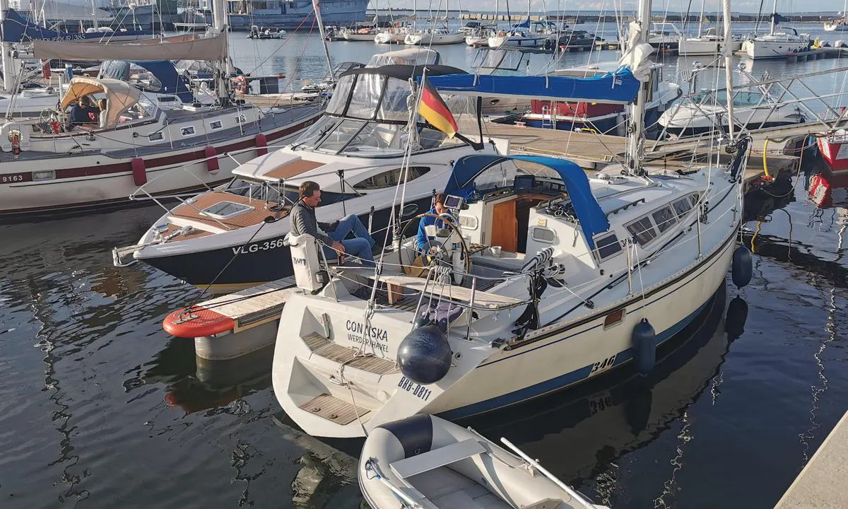 {"base": "de", "no": "2021 Port Noblessner Tallinn3 Hyggelig marina, ikke helt ferdig, men alt finnes. Sanit\u00e6ranlegg til og med med badstue + i container. Byens gamleby 10 minutter til fots", "se": "2021 Port Noblessner Tallinn3 Trevlig marina som \u00e4nnu inte \u00e4r helt klar men allt finns d\u00e4r. Sanitetsanl\u00e4ggningar med till och med bastu i en container. 10 minuters promenad till gamla stan.", "en": "2021 Port Noblessner Tallinn3 Pleasant marina, not completely finished but everything is there. Sanitary facilities even with sauna + in the container. City old town 10 minutes on foot.", "da": "2021 Port Noblessner Tallinn3 Behagelig Marina endnu ikke helt f\u00e6rdig men alt til stede. Sanit\u00e6re faciliteter endda med sauna +i container. Byens gamle bydel 10 minutter til fods", "fr": "2021 Port Noblessner Tallinn3 Marina agr\u00e9able mais pas encore compl\u00e8tement termin\u00e9e, mais tout est l\u00e0. Installations sanitaires avec sauna dans un conteneur. Vieille ville \u00e0 10 minutes \u00e0 pied", "de": "2021 Port Noblessner Tallinn3 Angenehme Marina noch nicht ganz fertig aber alles da. Sanit\u00e4ranlagen sogar mit Sauna +im Container. City Altstadt 10 Minuten zu Fu\u00df", "es": "2021 Puerto Noblessner Tallin3 Marina agradable a\u00fan no completamente terminada pero con todo lo necesario. Instalaciones sanitarias incluso con sauna +en el contenedor. Ciudad Casco Antiguo a 10 minutos a pie", "it": "2021 Porto Noblessner Tallin3 Marina piacevole, anche se non ancora completamente finita, ma con tutto il necessario. Servizi igienici addirittura con sauna + nel container. Centro citt\u00e0 e citt\u00e0 vecchia raggiungibili a piedi in 10 minuti.", "pt": "2021 Porto Noblessner Tallinn3 Marina agrad\u00e1vel ainda n\u00e3o completamente conclu\u00edda, mas com tudo necess\u00e1rio. Instala\u00e7\u00f5es sanit\u00e1rias at\u00e9 mesmo com sauna + no cont\u00eainer. Cidade velha a 10 minutos a p\u00e9.", "nl": "2021 Port Noblessner Tallinn3 Aangename marina nog niet helemaal klaar, maar alles is er. Sanitairfaciliteiten zelfs met sauna +in de container. Binnenstad oude stad 10 minuten te voet", "pl": "2021 Port Noblessner Tallinn3 Przyjemna marina, jeszcze nie ca\u0142kiem gotowa, ale wszystko jest. Sanitariaty nawet z saun\u0105 + w kontenerze. 10 minut pieszo do starego miasta.", "uk": "2021 \u041f\u043e\u0440\u0442 \u041d\u043e\u0431\u043b\u0435\u0441\u0441\u043d\u0435\u0440 \u0422\u0430\u043b\u043b\u0456\u043d\u043d3 \u041f\u0440\u0438\u0454\u043c\u043d\u0430 \u043c\u0430\u0440\u0438\u043d\u0430, \u0449\u0435 \u043d\u0435 \u0437\u043e\u0432\u0441\u0456\u043c \u0437\u0430\u043a\u0456\u043d\u0447\u0435\u043d\u0430, \u0430\u043b\u0435 \u0432\u0441\u0435 \u0454. \u0421\u0430\u043d\u0456\u0442\u0430\u0440\u043d\u0456 \u043f\u0440\u0438\u043c\u0456\u0449\u0435\u043d\u043d\u044f \u043d\u0430\u0432\u0456\u0442\u044c \u0456\u0437 \u0441\u0430\u0443\u043d\u043e\u044e + \u0443 \u043a\u043e\u043d\u0442\u0435\u0439\u043d\u0435\u0440\u0456. \u0414\u043e \u0441\u0442\u0430\u0440\u043e\u0433\u043e \u043c\u0456\u0441\u0442\u0430 10 \u0445\u0432\u0438\u043b\u0438\u043d \u043f\u0456\u0448\u043a\u0438.", "ro": "2021 Port Noblessner Tallinn3 Marina pl\u0103cut\u0103 \u00eenc\u0103 nu este complet terminat\u0103, dar totul este acolo. Instala\u021bii sanitare chiar \u0219i cu saun\u0103 + \u00een container. Centrul vechi al ora\u0219ului la 10 minute de mers pe jos", "tr": "<p>2021 Port Noblessner Tallinn3 <br> Hen\u00fcz tamamen bitmemi\u015f, ancak her \u015fey mevcut ho\u015f bir marina. <br> Konteynerde sauna dahil tuvalet ve du\u015f tesisleri. <br> \u015eehir merkezinin eski k\u0131sm\u0131 10 dakika y\u00fcr\u00fcme mesafesinde.</p>", "el": "2021 \u039b\u03b9\u03bc\u03ac\u03bd\u03b9 Noblessner \u03a4\u03b1\u03bb\u03af\u03bd3 \u0395\u03c5\u03c7\u03ac\u03c1\u03b9\u03c3\u03c4\u03b7 \u03bc\u03b1\u03c1\u03af\u03bd\u03b1 \u03b1\u03ba\u03cc\u03bc\u03b1 \u03b4\u03b5\u03bd \u03bf\u03bb\u03bf\u03ba\u03bb\u03b7\u03c1\u03ce\u03b8\u03b7\u03ba\u03b5 \u03c0\u03bb\u03ae\u03c1\u03c9\u03c2 \u03b1\u03bb\u03bb\u03ac \u03b5\u03af\u03bd\u03b1\u03b9 \u03cc\u03bb\u03b1 \u03b5\u03ba\u03b5\u03af. \u039f\u03b9 \u03c5\u03b3\u03b5\u03b9\u03bf\u03bd\u03bf\u03bc\u03b9\u03ba\u03ad\u03c2 \u03b5\u03b3\u03ba\u03b1\u03c4\u03b1\u03c3\u03c4\u03ac\u03c3\u03b5\u03b9\u03c2 \u03c0\u03b5\u03c1\u03b9\u03bb\u03b1\u03bc\u03b2\u03ac\u03bd\u03bf\u03c5\u03bd \u03b1\u03ba\u03cc\u03bc\u03b1 \u03ba\u03b1\u03b9 \u03c3\u03ac\u03bf\u03c5\u03bd\u03b1 + \u03c3\u03c4\u03bf \u03ba\u03bf\u03bd\u03c4\u03ad\u03b9\u03bd\u03b5\u03c1. \u0397 \u03c0\u03b1\u03bb\u03b9\u03ac \u03c0\u03cc\u03bb\u03b7 \u03c4\u03b7\u03c2 \u03c0\u03cc\u03bb\u03b7\u03c2 \u03b5\u03af\u03bd\u03b1\u03b9 10 \u03bb\u03b5\u03c0\u03c4\u03ac \u03bc\u03b5 \u03c4\u03b1 \u03c0\u03cc\u03b4\u03b9\u03b1.", "cs": "2021 Port Noblessner Tallinn3 P\u0159\u00edjemn\u00e1 marina je\u0161t\u011b nen\u00ed zcela hotov\u00e1, ale v\u0161e je k dispozici. Sanit\u00e1rn\u00ed za\u0159\u00edzen\u00ed dokonce se saunou +v kontejneru. M\u011bstsk\u00e1 \u010d\u00e1st Star\u00e9 M\u011bsto 10 minut p\u011b\u0161ky", "hu": "2021 Noblessner Kik\u00f6t\u0151 Tallinn3 Kellemes marina, m\u00e9g nincs teljesen k\u00e9sz, de minden megvan. Szanit\u00e9r l\u00e9tes\u00edtm\u00e9nyek szaun\u00e1val is + kont\u00e9nerben. V\u00e1ros \u00f3v\u00e1rosa gyalog 10 perc", "fi": "2021 Port Noblessner Tallinn3 Miellytt\u00e4v\u00e4 satama, ei t\u00e4ysin valmis, mutta kaikki tarpeellinen on paikalla. Saniteettitilat jopa saunan kera <br />+kontissa. Kaupungin vanhakaupunki 10 minuutin k\u00e4velymatkan p\u00e4\u00e4ss\u00e4", "bg": "2021 \u041f\u043e\u0440\u0442 \u041d\u043e\u0431\u043b\u0435\u0441\u043d\u0435\u0440 \u0422\u0430\u043b\u0438\u043d3 \u041f\u0440\u0438\u044f\u0442\u043d\u043e \u043f\u0440\u0438\u0441\u0442\u0430\u043d\u0438\u0449\u0435, \u0432\u0441\u0435 \u043e\u0449\u0435 \u043d\u0435 \u0435 \u043d\u0430\u043f\u044a\u043b\u043d\u043e \u0437\u0430\u0432\u044a\u0440\u0448\u0435\u043d\u043e, \u043d\u043e \u0438\u043c\u0430 \u0432\u0441\u0438\u0447\u043a\u043e \u043d\u0435\u043e\u0431\u0445\u043e\u0434\u0438\u043c\u043e. \u0421\u0430\u043d\u0438\u0442\u0430\u0440\u043d\u0438 \u0441\u044a\u043e\u0440\u044a\u0436\u0435\u043d\u0438\u044f \u0434\u043e\u0440\u0438 \u0441\u044a\u0441 \u0441\u0430\u0443\u043d\u0430 +\u0432 \u043a\u043e\u043d\u0442\u0435\u0439\u043d\u0435\u0440. \u0421\u0442\u0430\u0440\u0438\u044f\u0442 \u0433\u0440\u0430\u0434 \u043d\u0430 10 \u043c\u0438\u043d\u0443\u0442\u0438 \u043f\u0435\u0448\u0430", "sr": "2021 Port Noblessner Tallinn3 Prijatna marina jo\u0161 nije potpuno zavr\u0161ena, ali sve je tu. Sanitarni \u010dvor \u010dak sa saunom +u kontejneru. Stari grad 10 minuta pe\u0161ice", "et": "2021 Noblessneri sadam Tallinn3 Meeldiv jahisadam, mis pole veel t\u00e4ielikult valmis, kuid k\u00f5ik vajalik on olemas. Sanitaarruumid koos saunaga + konteineris. Vanalinna jalutusk\u00e4ik 10 minutit", "lv": "2021 Ostas Noblessner Tallina3 Pat\u012bkama jahtu osta, v\u0113l nav piln\u012bb\u0101 pabeigta, bet viss nepiecie\u0161amais ir pieejams. Sanit\u0101rijas telpas pat ar saunu +konteiner\u012b. Pils\u0113tas vecpils\u0113ta 10 min\u016b\u0161u g\u0101jien\u0101.", "lt": "2021 Noblessner uostas Talinas3 Malonus uostas dar n\u0117ra visi\u0161kai baigtas, bet viskas yra. Sanitariniai \u012frenginiai net su sauna +konteineryje. Senamiestis 10 minu\u010di\u0173 p\u0117s\u010diomis"}