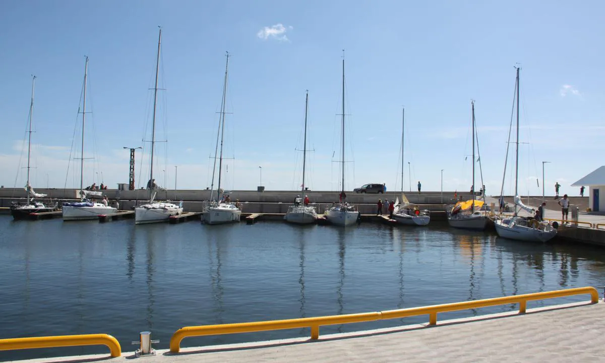 {"base": "et", "no": "Foto: M\u00f5ntu havn", "se": "<p>Foto: Port av M\u00f5ntu</p>", "en": "<p>Photo: Port of M\u00f5ntu</p>", "da": "Foto: Havnen i M\u00f5ntu", "fr": "Photo : Port de M\u00f5ntu", "de": "Foto: Hafen von M\u00f5ntu", "es": "Foto: Puerto de M\u00f5ntu", "it": "Foto: Porto di M\u00f5ntu", "pt": "Foto: Porto de M\u00f5ntu", "nl": "Foto: Haven van M\u00f5ntu", "pl": "Zdj\u0119cie: Port w M\u00f5ntu", "uk": "\u0424\u043e\u0442\u043e: \u041f\u043e\u0440\u0442 \u041c\u043e\u043d\u0442\u0443", "ro": "Foto: Portul M\u00f5ntu", "tr": "Foto\u011fraf: M\u00f5ntu Liman\u0131", "el": "\u03a6\u03c9\u03c4\u03bf\u03b3\u03c1\u03b1\u03c6\u03af\u03b1: \u039b\u03b9\u03bc\u03ac\u03bd\u03b9 \u03c4\u03bf\u03c5 M\u00f5ntu", "cs": "Foto: P\u0159\u00edstav M\u00f5ntu", "hu": "Fot\u00f3: M\u00f5ntu Kik\u00f6t\u0151", "fi": "Valokuva: M\u00f5ntun satama", "bg": "\u0421\u043d\u0438\u043c\u043a\u0430: \u041f\u0440\u0438\u0441\u0442\u0430\u043d\u0438\u0449\u0435 \u041c\u044c\u043e\u043d\u0442\u0443", "sr": "\u0424\u043e\u0442\u043e: \u041b\u0443\u043a\u0430 \u041c\u043e\u043d\u0442\u0443", "et": "Photo: Port of M\u00f5ntu", "lv": "Foto: M\u00f5ntu osta", "lt": "Nuotrauka: M\u00f5ntu Uostas"}