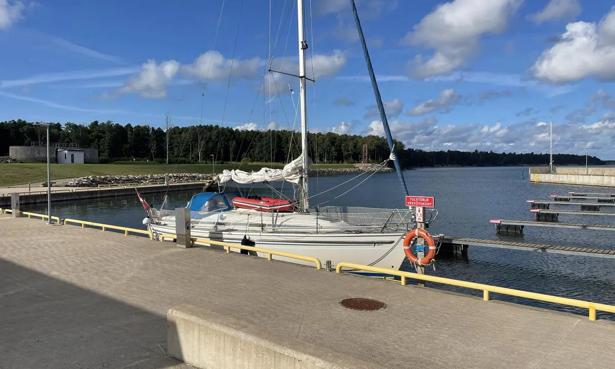 Port of Mõntu: {"base": "no", "no": "Photo: Finn Gjers\u00f8e", "se": "Foto: Finn Gjers\u00f8e", "en": "Photo: Finn Gjers\u00f8e", "da": "Foto: Finn Gjers\u00f8e"}